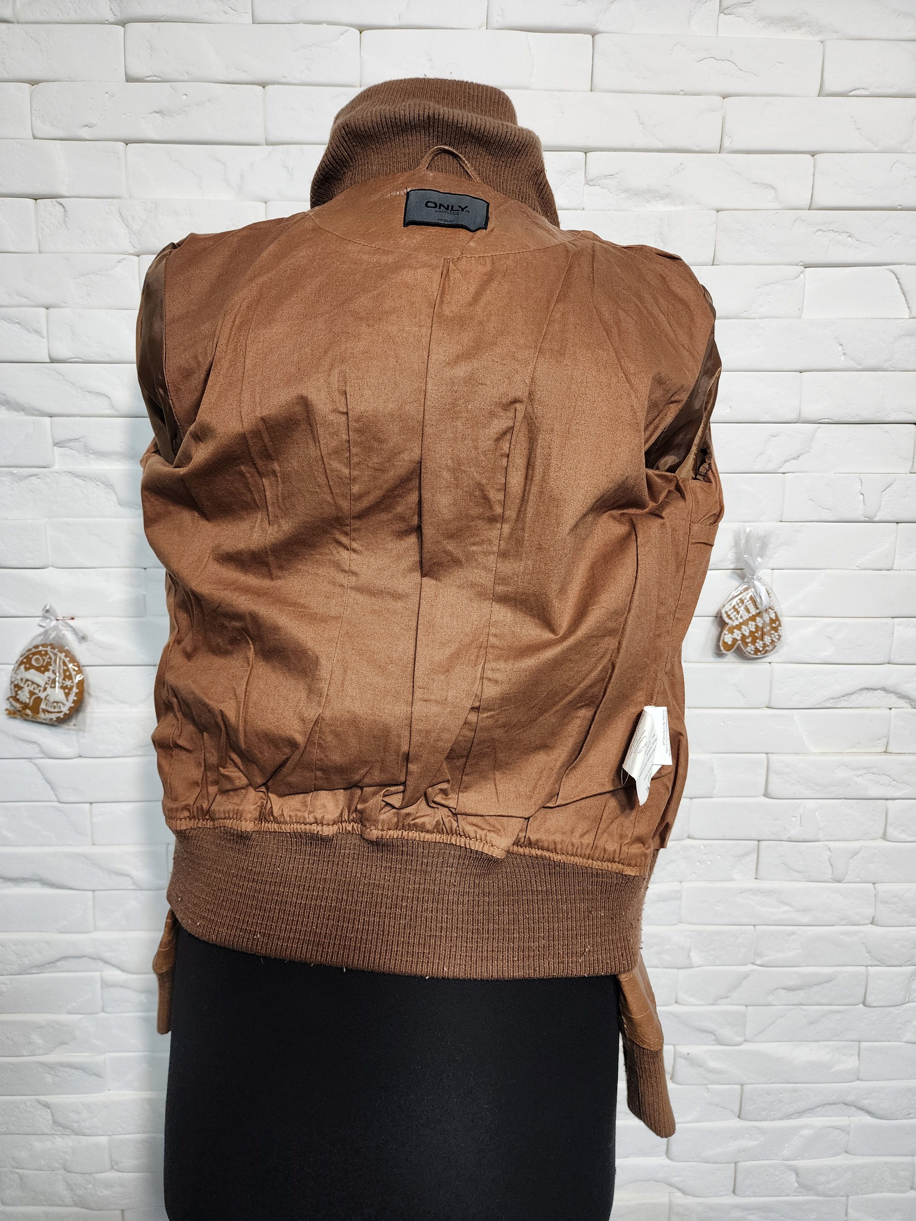 Genuine Leather Brown Leather Jacket: Women's Zip-Up Sportswear. Size M / US 6-8 / IT 42-44 - 9 Thumbnail