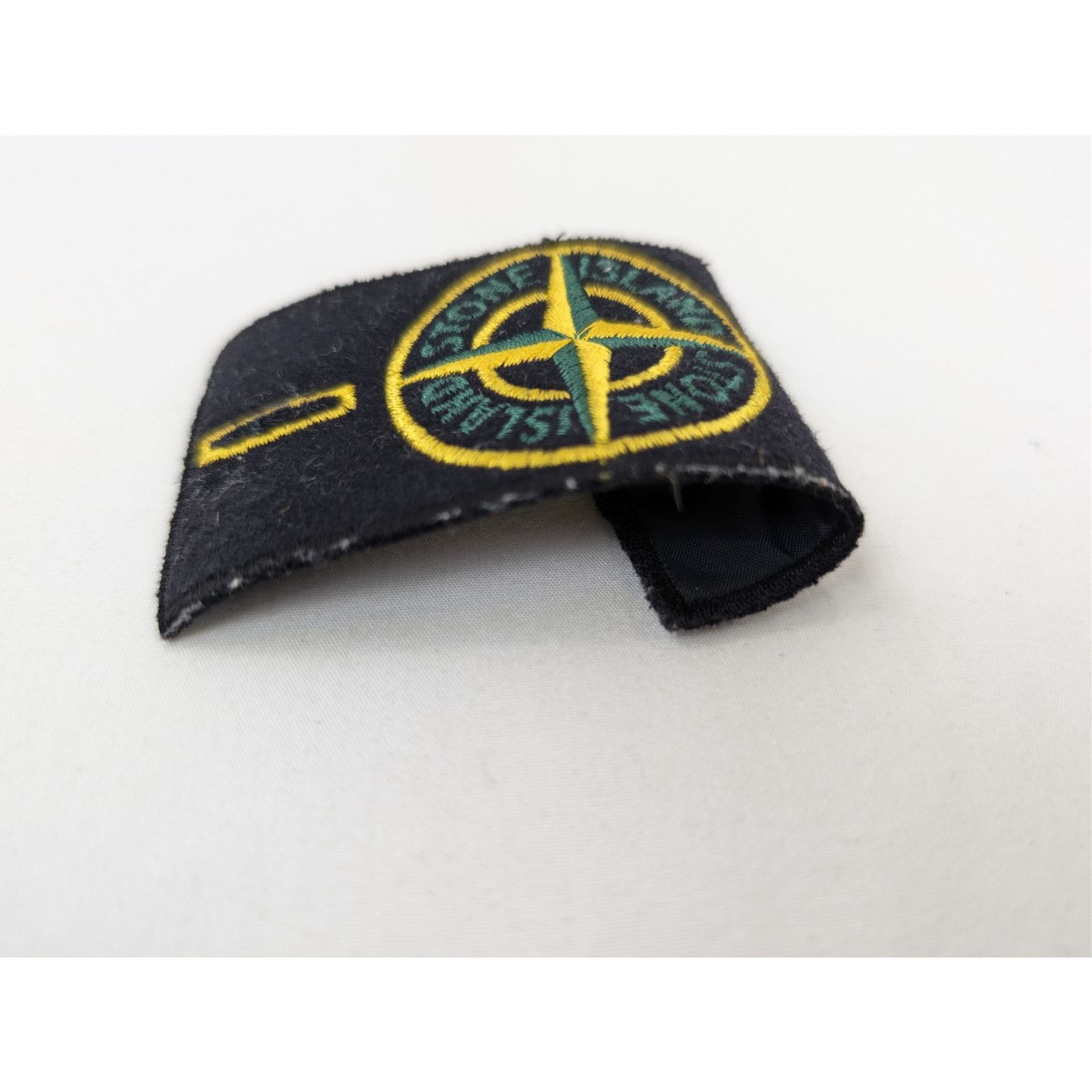 Stone Island o1rshd1 Size: OS / Badge in Black Size ONE SIZE - 8 Thumbnail