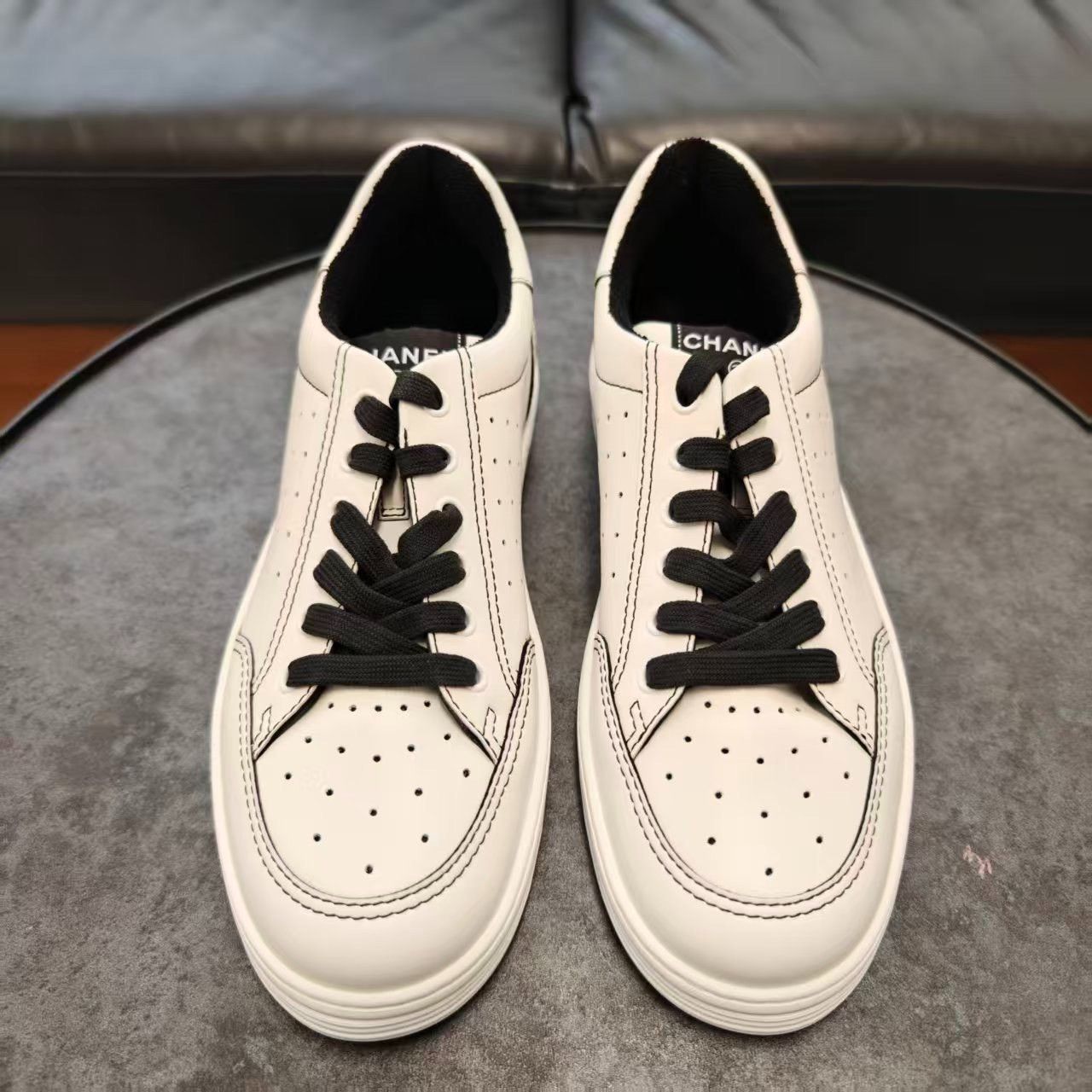 Chanel Chanel Low-Top Sneakers Size US 9 / EU 42 - 1 Thumbnail