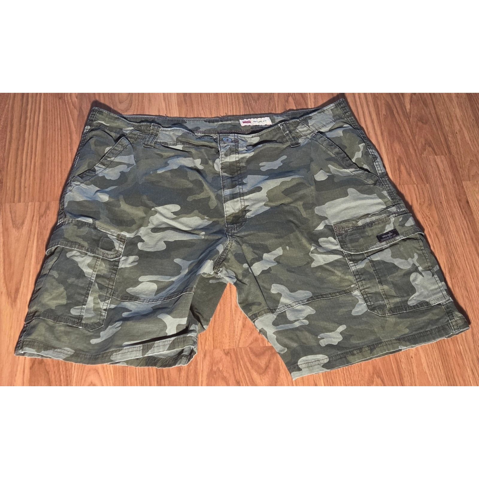 Wrangler Wrangler Rugged Men's Army Fatigue Cargo Shorts - Size 42 Size US 42 / EU 58 - 3 Thumbnail