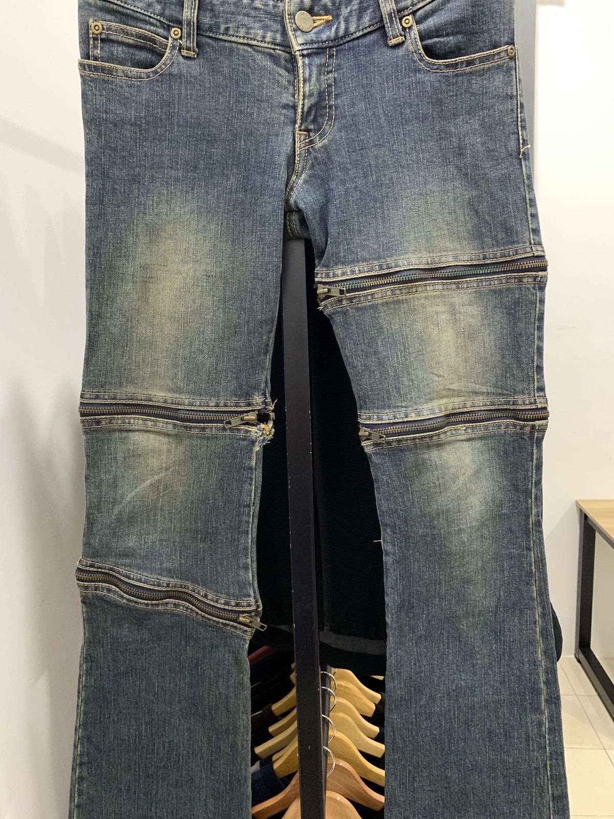 Japanese Brand 2000s Silver Ash Zipper Flared Boot Cut Jeans Size 28" / US 6 / IT 42 - 9 Thumbnail