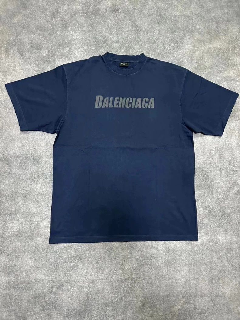 Balenciaga Balenciaga Make short-sleeved T-shirts with old letters lo Size US S / EU 44-46 / 1 - 1 Thumbnail