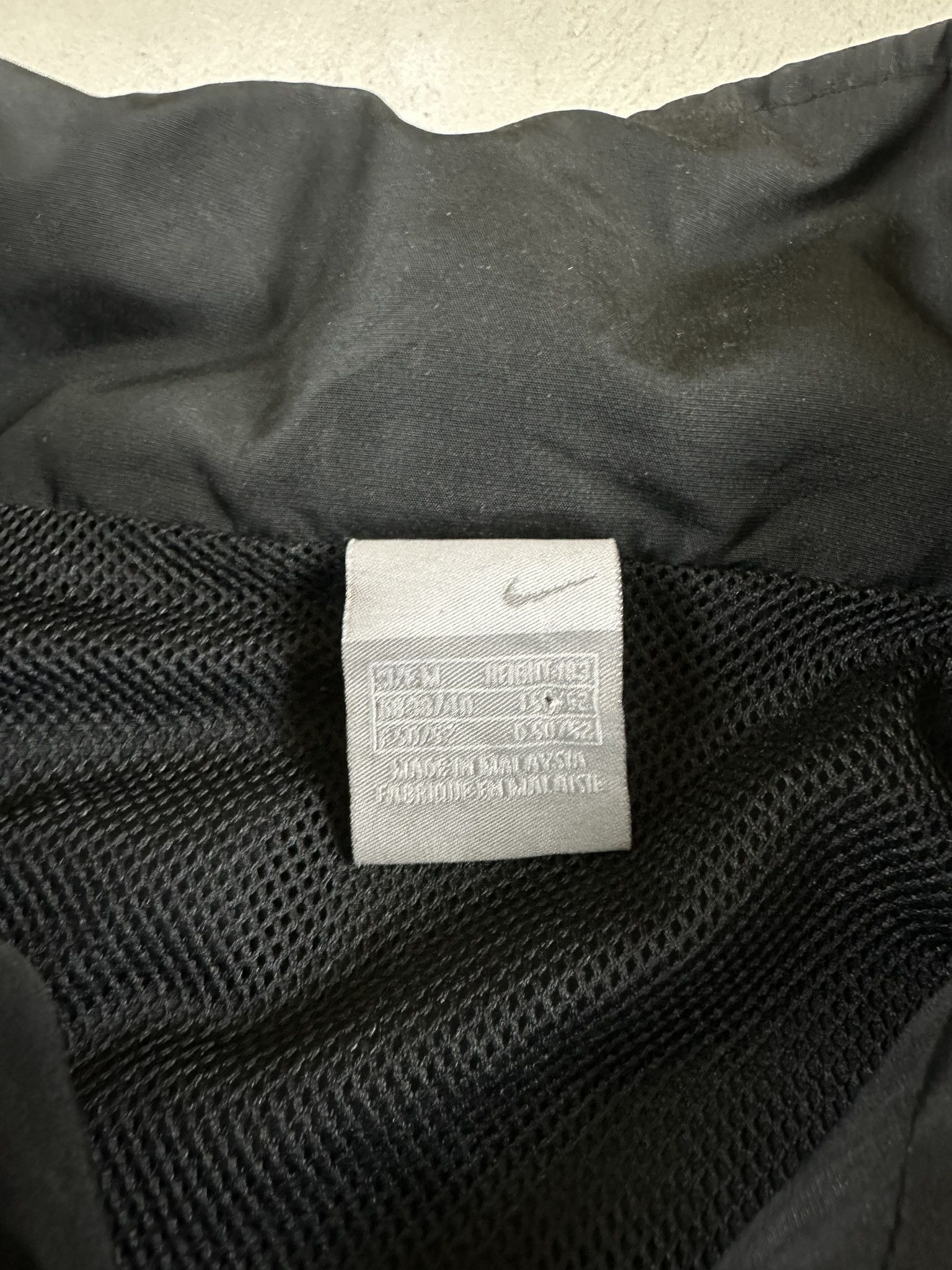 Nike 00s Vintage Nike Air Max Nylon Zip Tracksuit Jacket Size US M / EU 48-50 / 2 - 16 Thumbnail