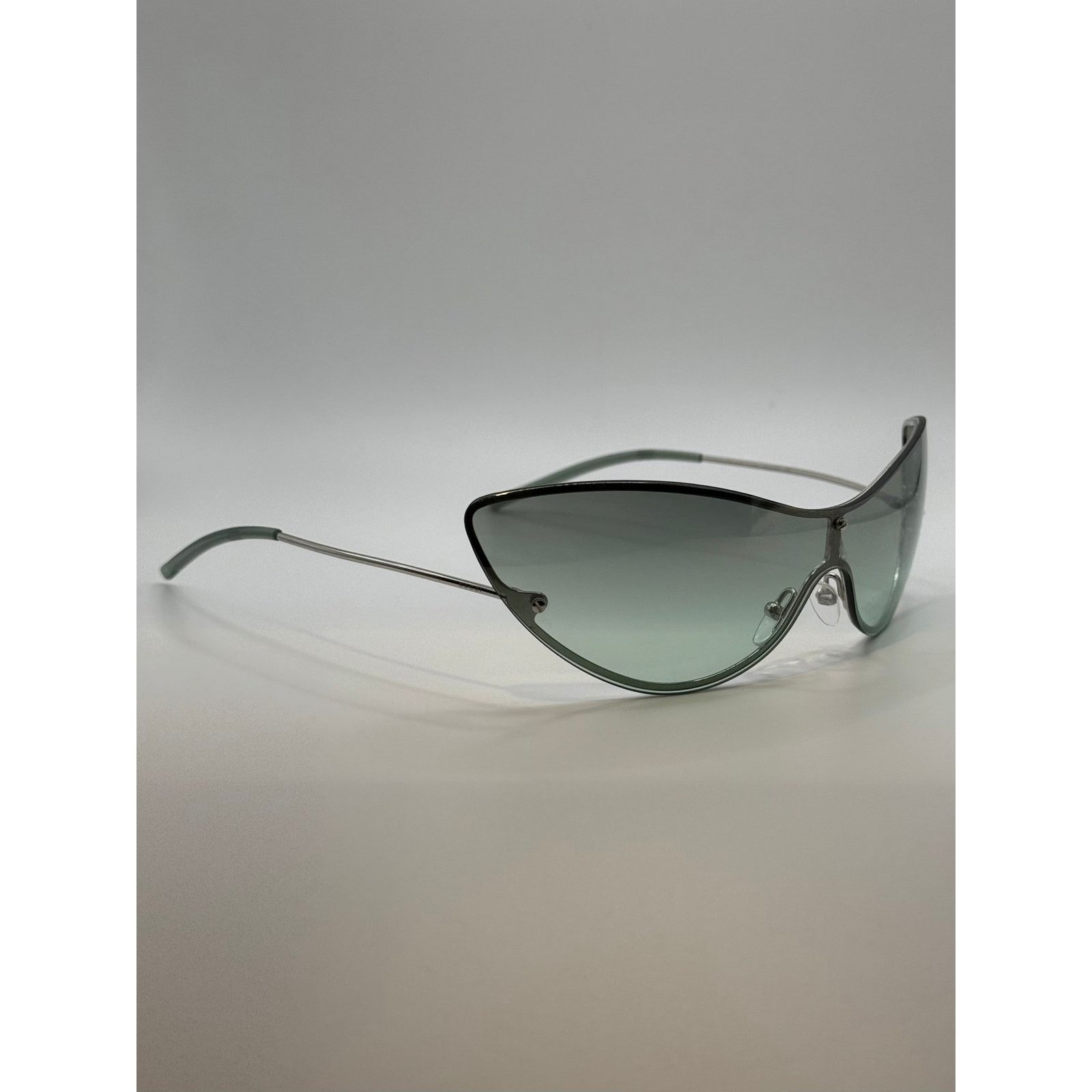 Gucci 2000s Gucci by Tom Ford iconic cat-eye sunglasses Size ONE SIZE - 2 Thumbnail