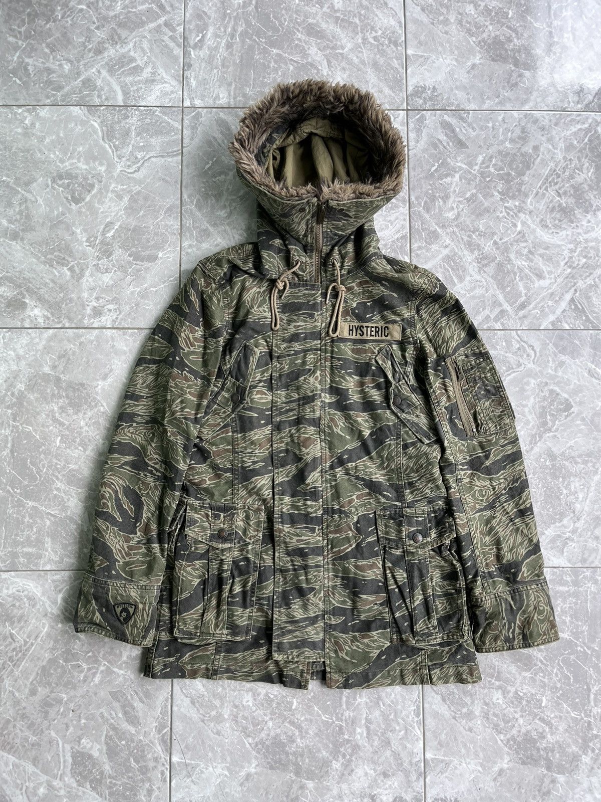 Hysteric Glamour Hysteric Glamour Parka Fur Camo Jacket Size US S / EU 44-46 / 1 - 1 Thumbnail