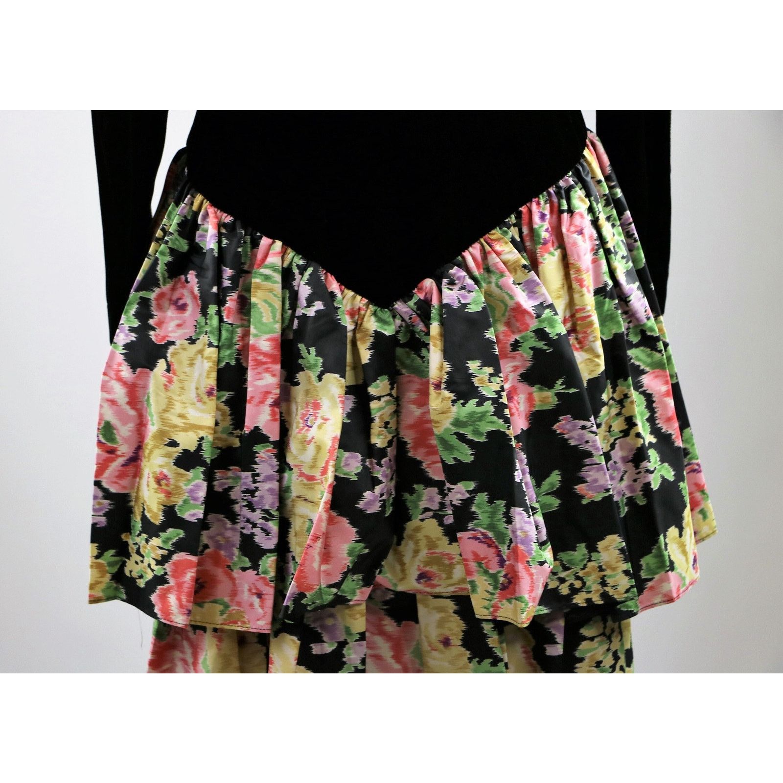 Vintage Vintage 1980s Velvet Floral Print Donna Morgan Dress Medium Size M / US 6-8 / IT 42-44 - 4 Thumbnail