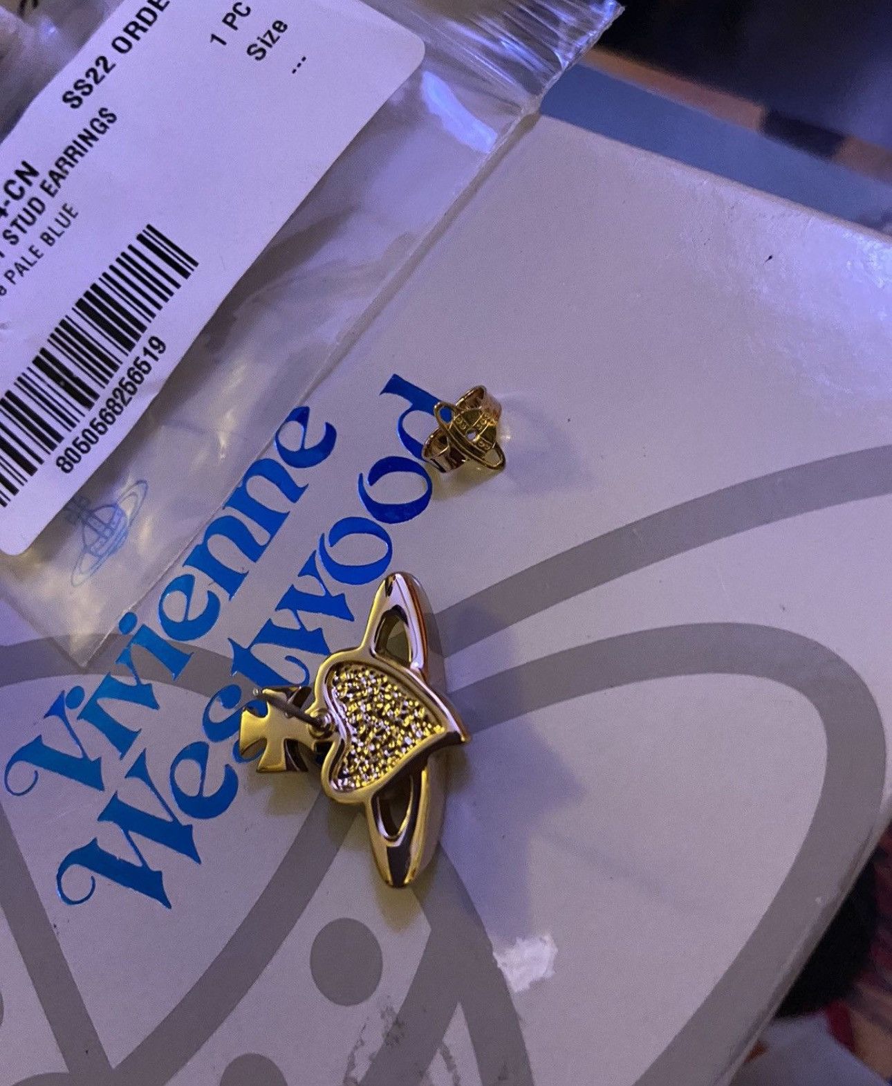 Vivienne Westwood 𝘿𝙞𝙖𝙢𝙖𝙣𝙩𝙚 𝙃𝙚𝙖𝙧𝙩 𝙀𝙖𝙧𝙧𝙞𝙣𝙜𝙨 Size 32 - 5 Thumbnail