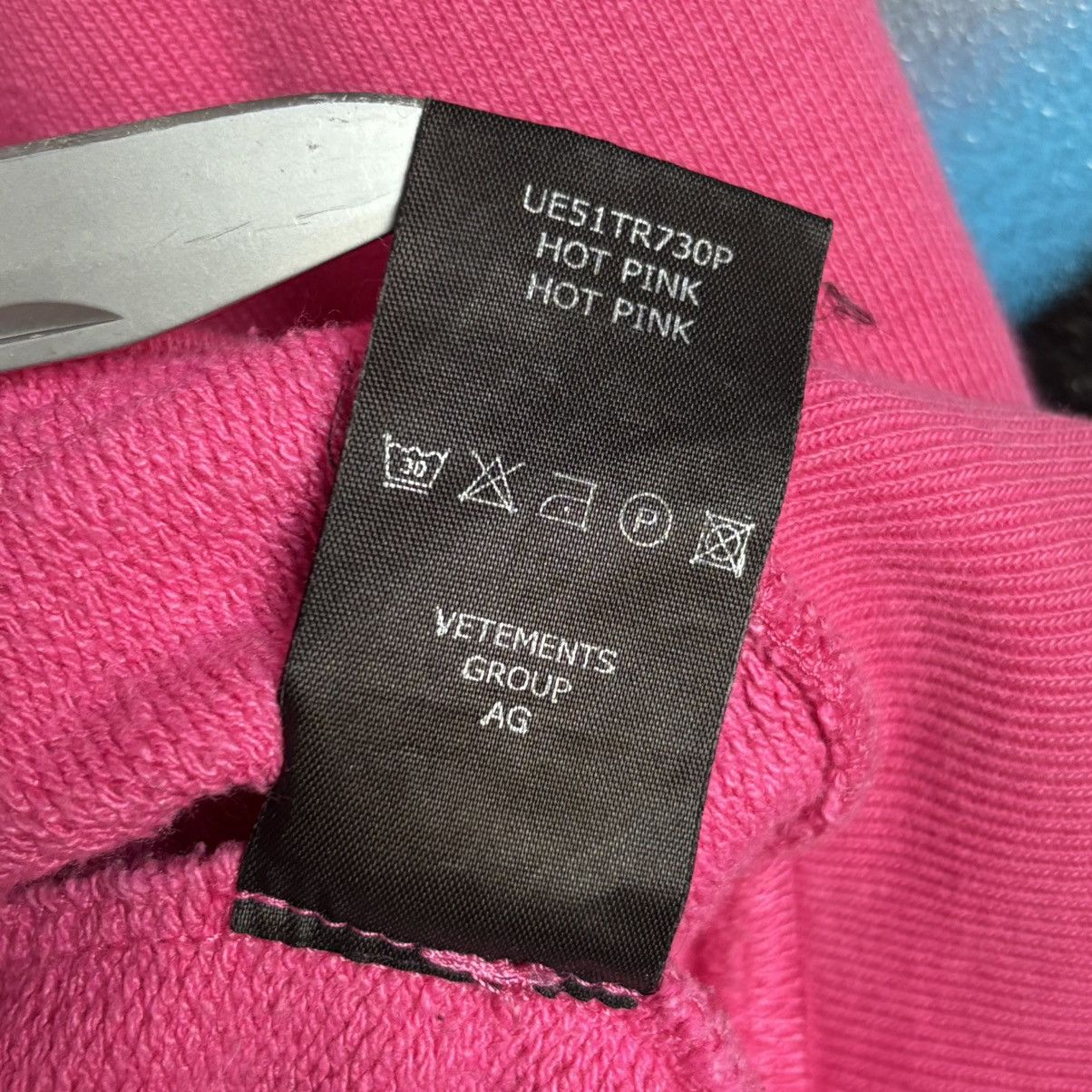 Vetements Pink Vetements Limited Edition Logo Hoodie Size M Size US M / EU 48-50 / 2 - 6 Thumbnail