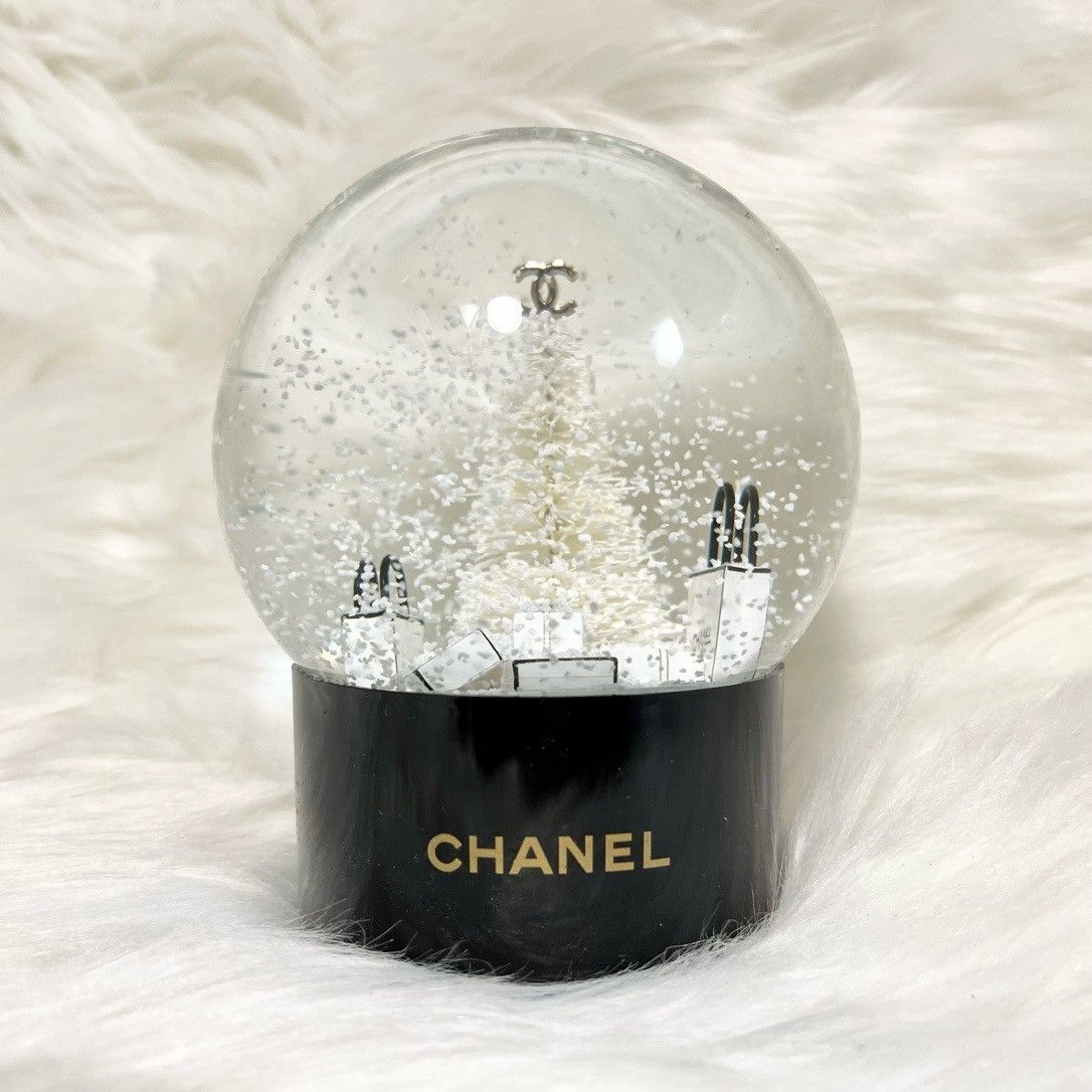 image of Chanel x Vintage Snow Globe Christmas Tree in Black, Women's