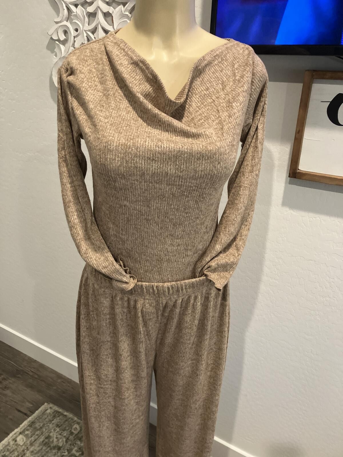 Other NIB Source Unknown Taupe Draped Knit Lounge Set Size ONE SIZE - 5 Thumbnail