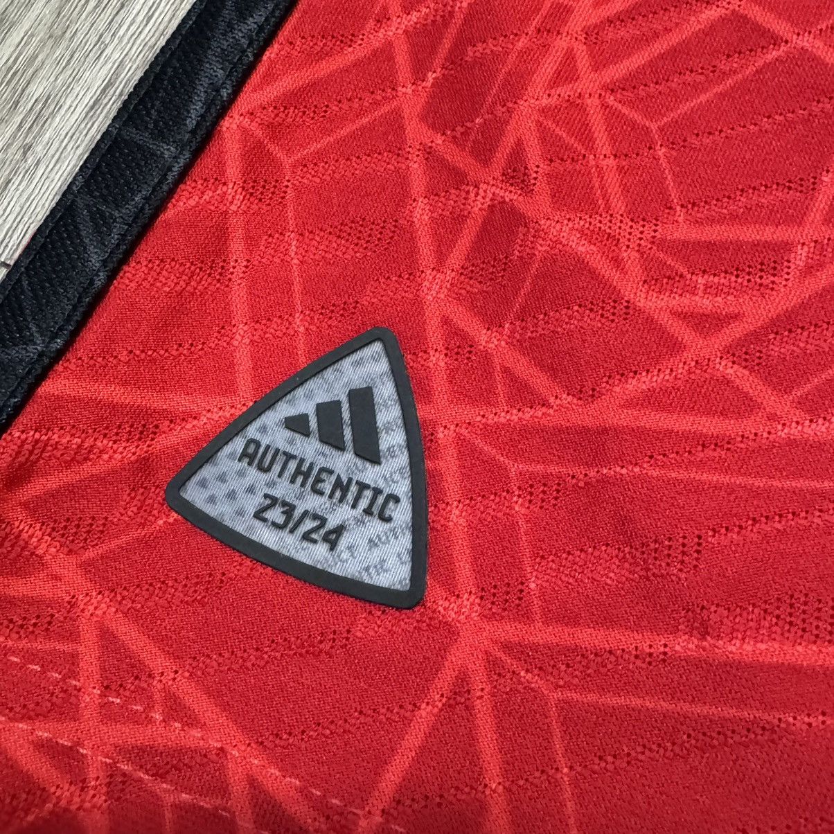 Adidas Manchester united 23/24 C/L player issue shirt #6 Martinez Size US M / EU 48-50 / 2 - 8 Thumbnail