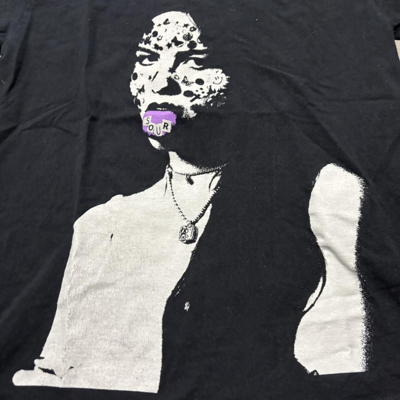 Japanese Brand × Vintage Crazy Vintage Y2K/2000s Black Olivia Rodrigo Streetwear Graphic Tee! Size US M / EU 48-50 / 2 - 3 Thumbnail