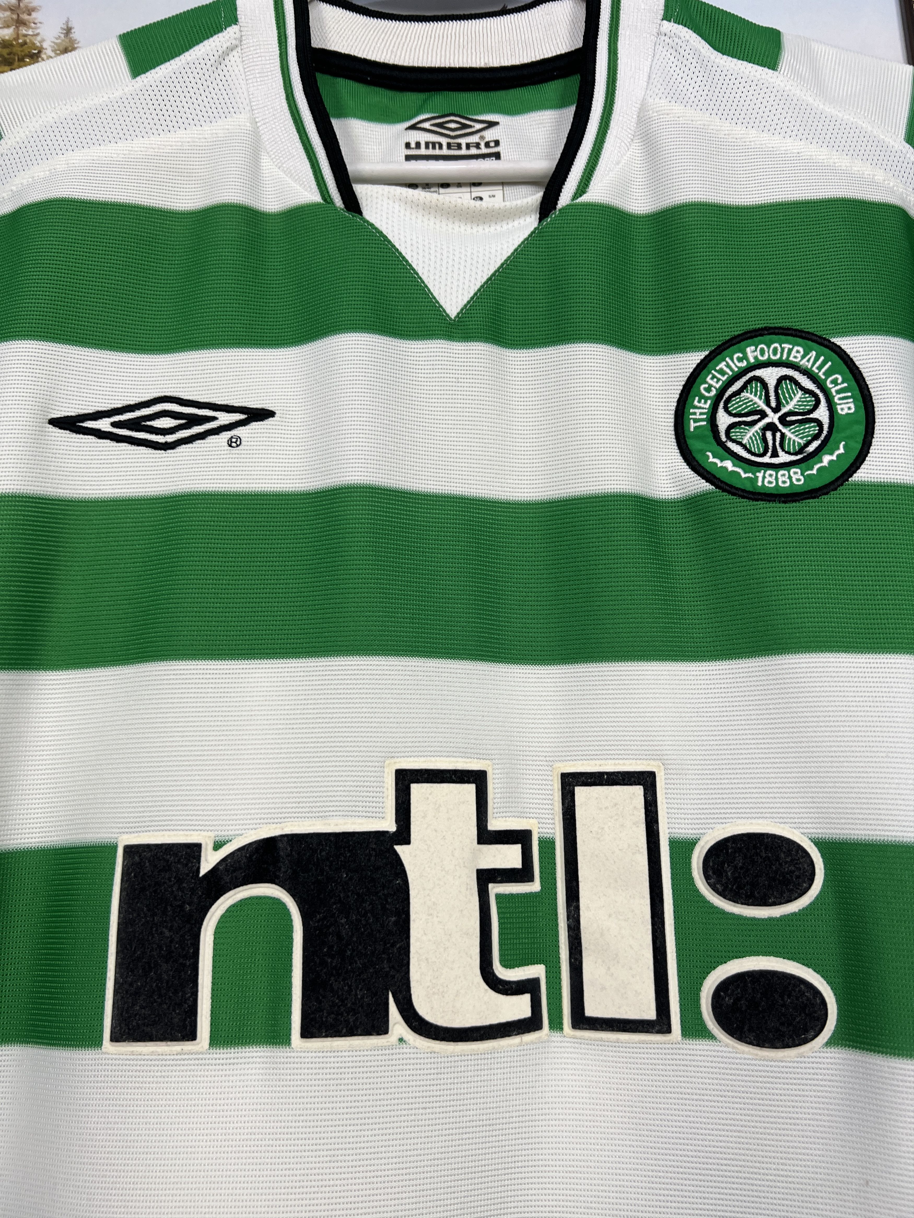 Umbro Celtic Home football shirt 2001 Soccer Umbro Jersey Mens Size US M / EU 48-50 / 2 - 3 Thumbnail