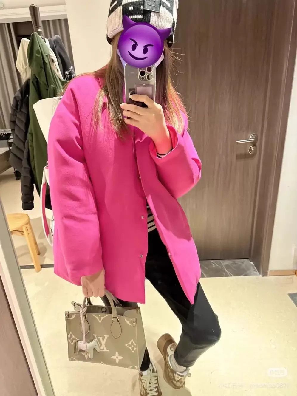 Valentino Valentino Pink Down Jacket 42 Size M / US 6-8 / IT 42-44 - 1 Thumbnail
