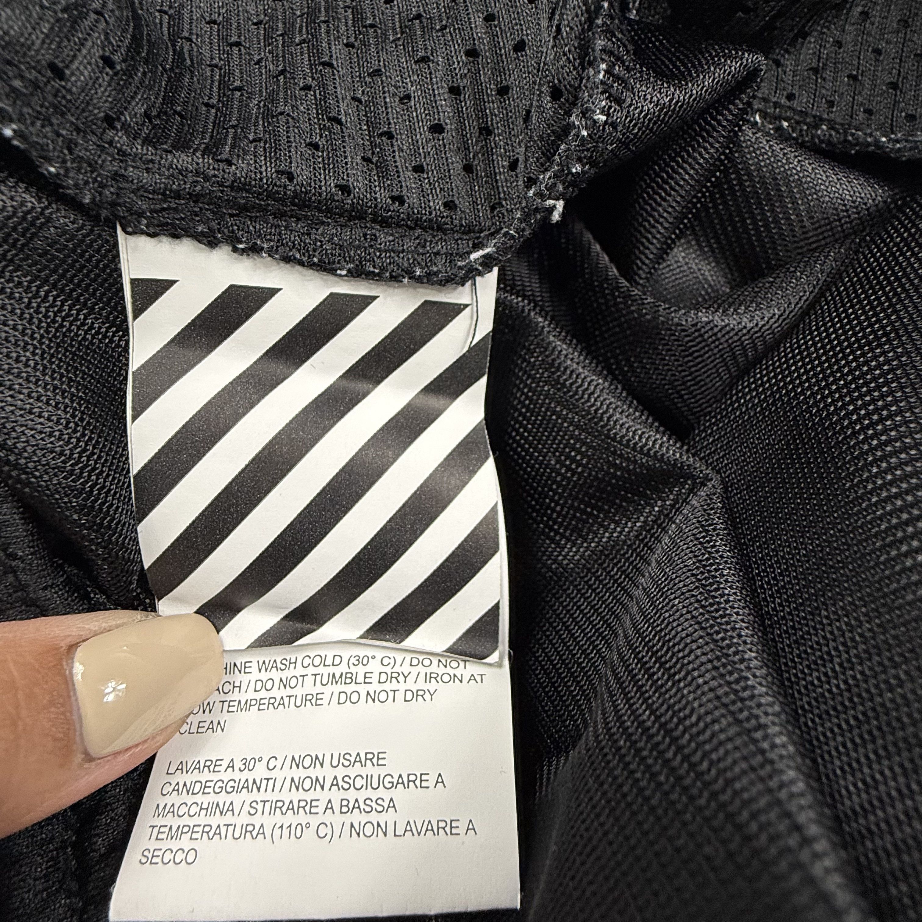 Off-White Off-White Mens Black Gradient Arrow Mesh Basketball Shorts Size US 29 - 5 Thumbnail
