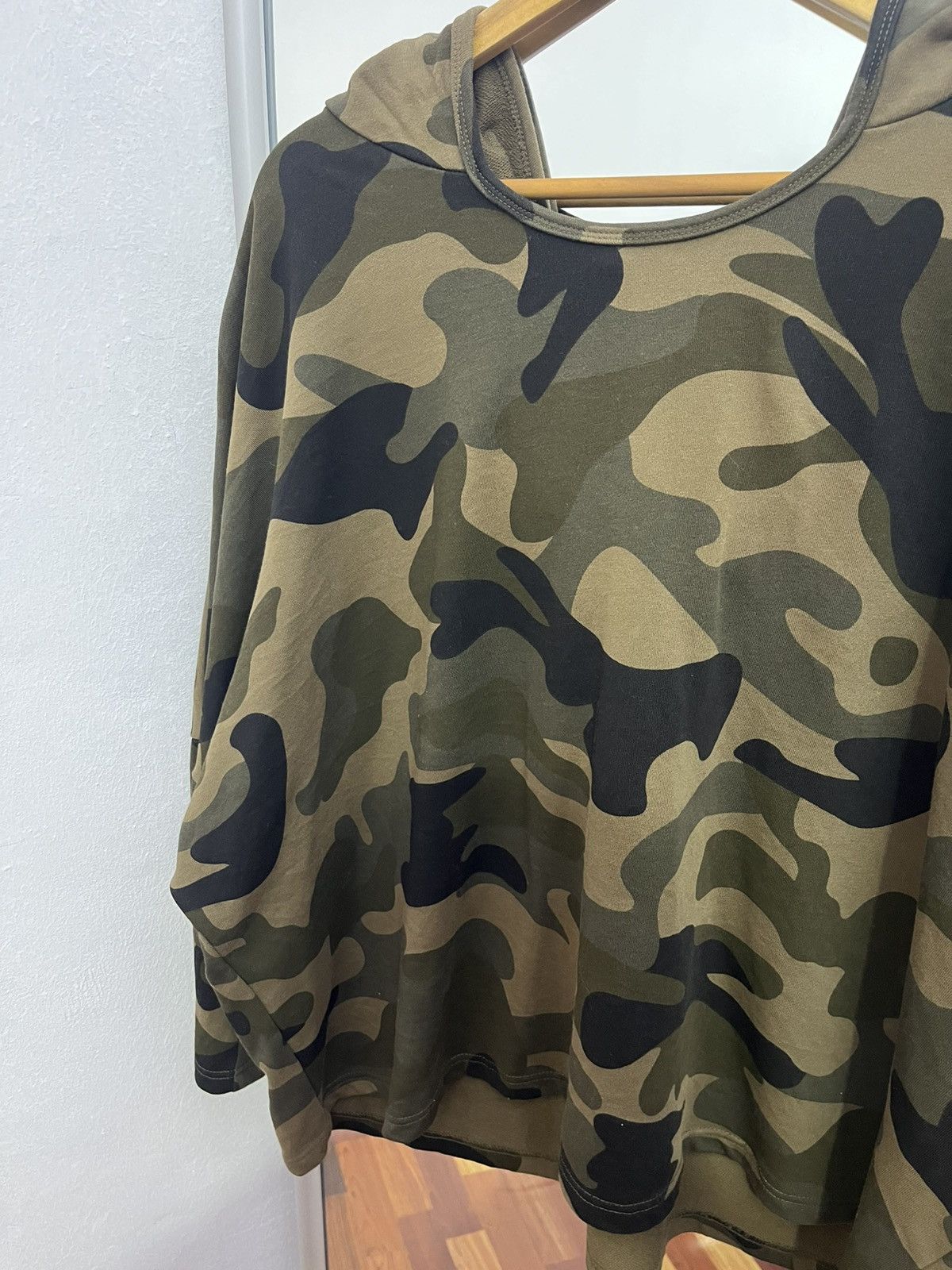 Japanese Brand H/S Designed By Rei Japan Camo Poncho Hoodie Size US L / EU 52-54 / 3 - 4 Thumbnail