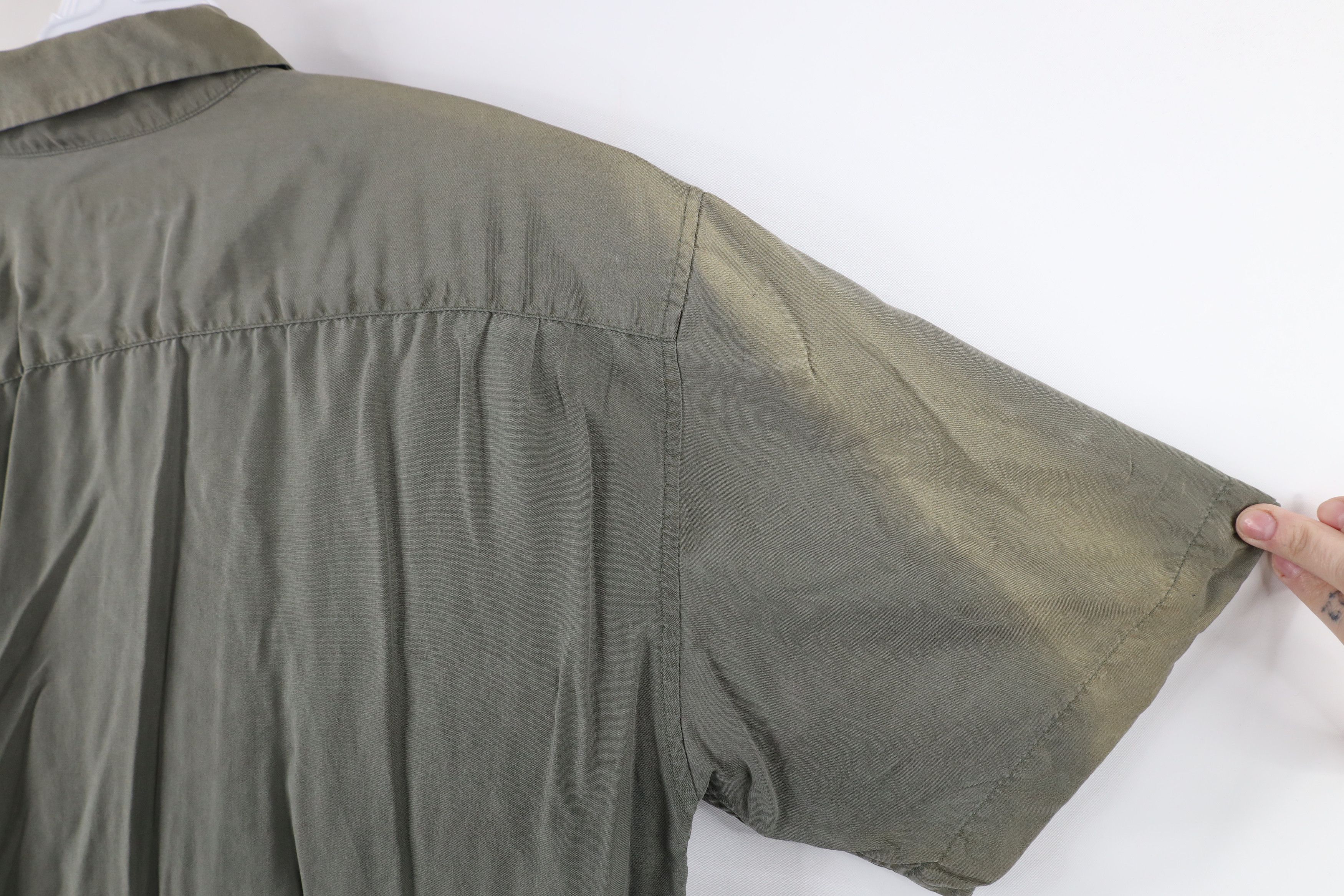 Vintage Vintage 90s Streetwear Silk Looped Collar Board Button Shirt Size US S / EU 44-46 / 1 - 13 Thumbnail