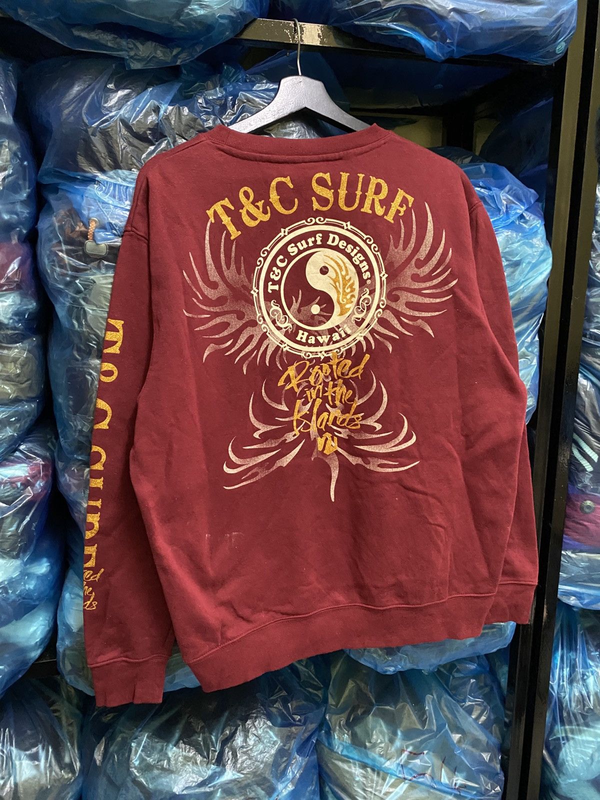 Vintage Vintage Y2K T&C Surf Hawaii Maroon Sweatshirt Crewneck Size US L / EU 52-54 / 3 - 8 Thumbnail