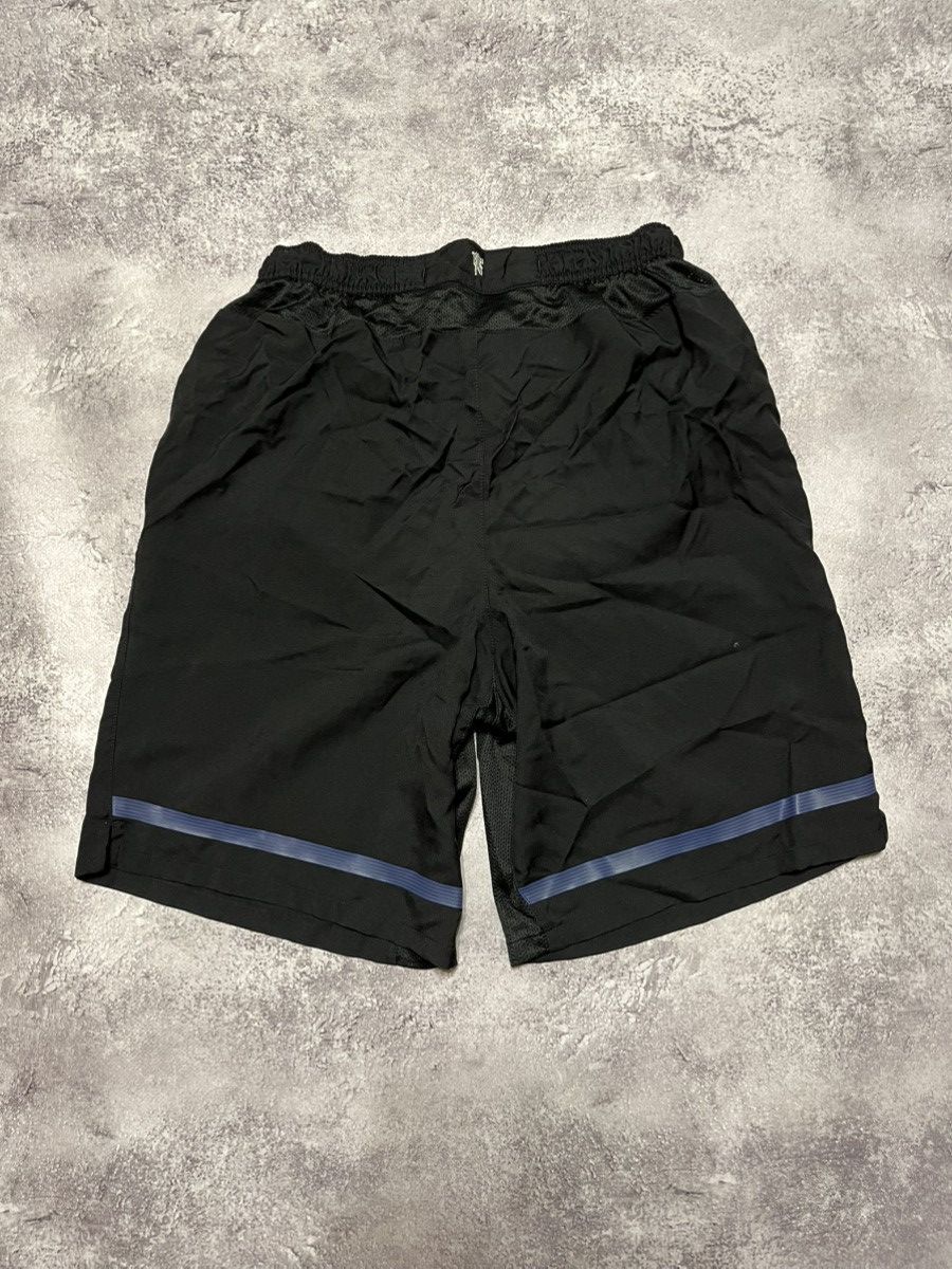 Nike Nike Manchester United shorts Size US 32 / EU 48 - 2 Thumbnail