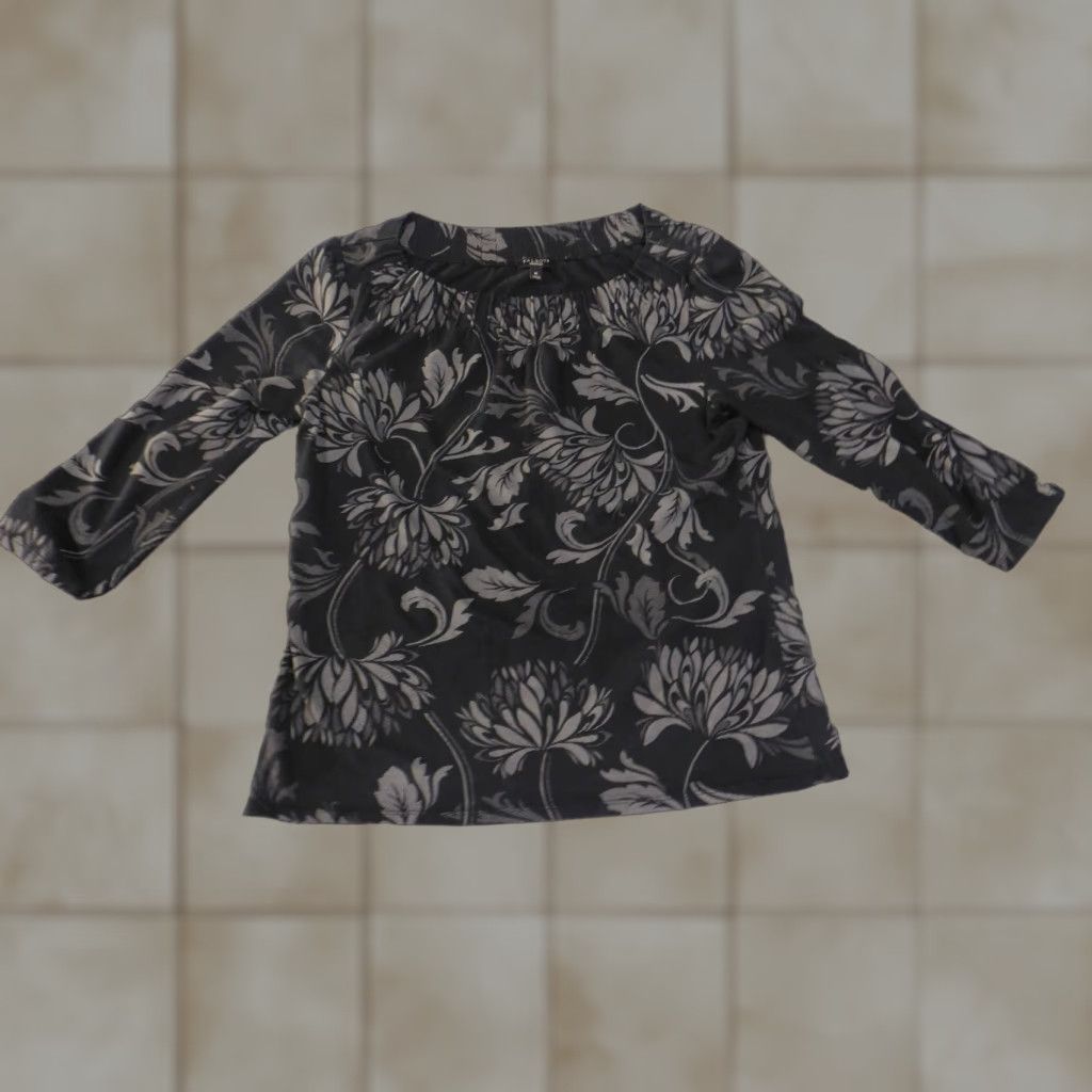 Talbots Talbots Blouse Women M Black Gray Floral 3/4 Sleeve Stretch Knit Polyester Casual Everyday Size M / US 6-8 / IT 42-44 - 1 Thumbnail