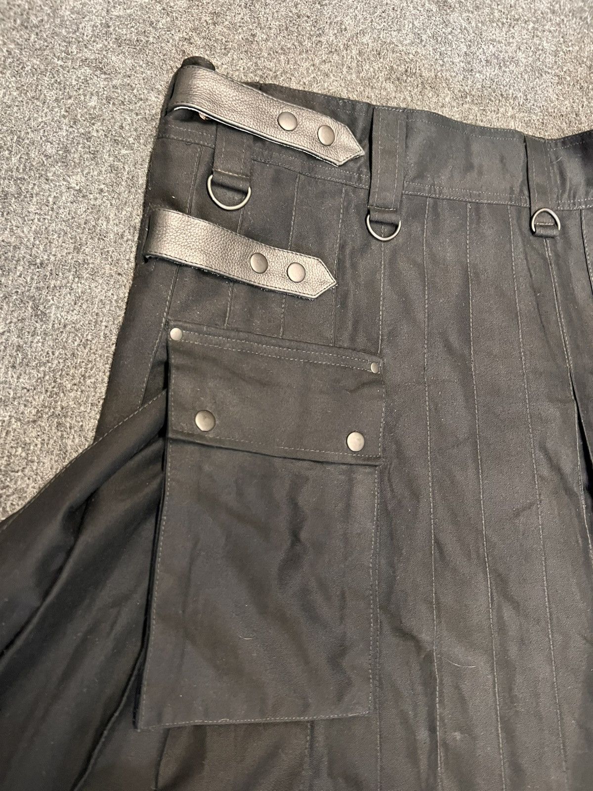 Designer × Japanese Brand Cotton Utility Kilt Black with Adjustable Leather Straps Size US 38 / EU 54 - 3 Thumbnail