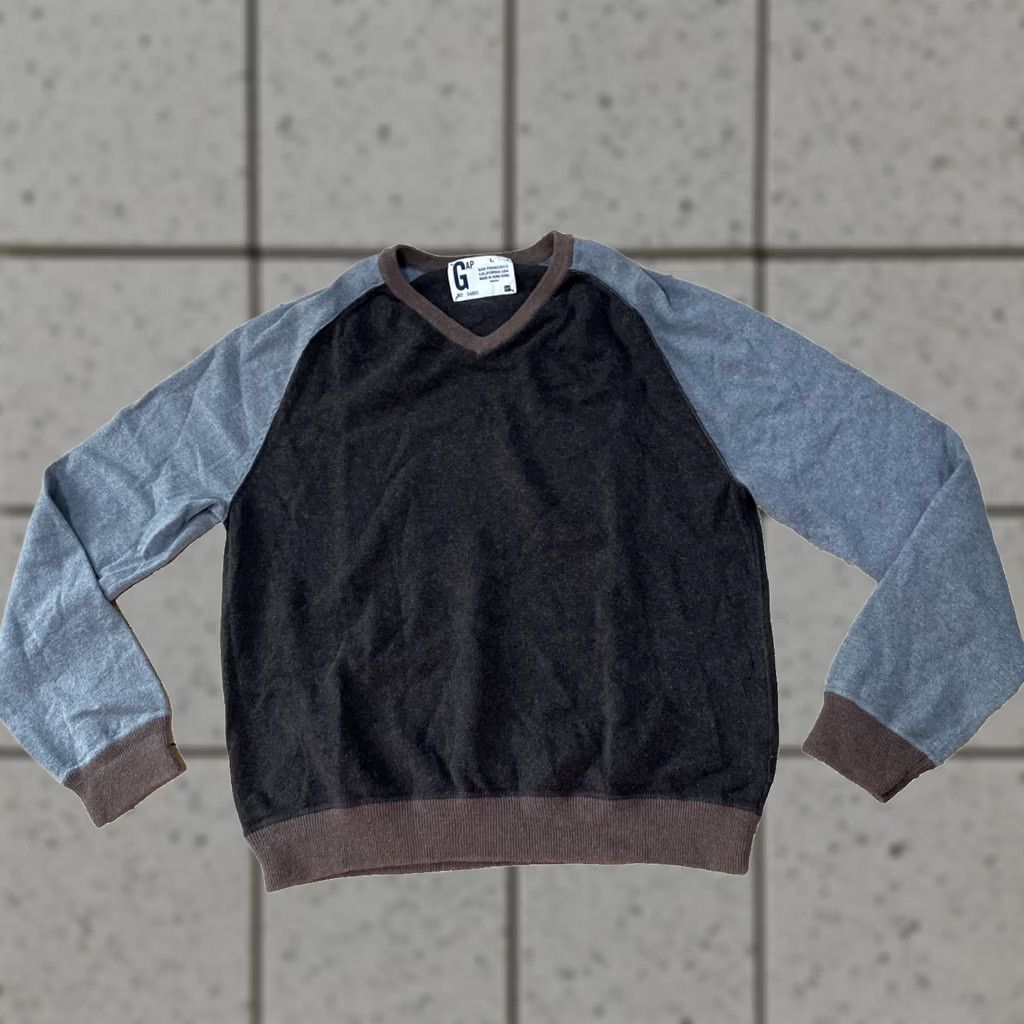 Gap VINTAGE Gap Cashmere Sweater Men L VNeck Gray Brown 90s Preppy Streetwear Pullover Mens L Size US L / EU 52-54 / 3 - 1 Thumbnail