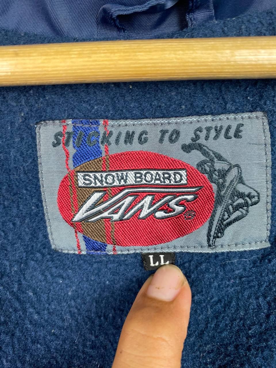 Vans vintage 90s vans snowboards light jacket nice design Size US XL / EU 56 / 4 - 8 Thumbnail