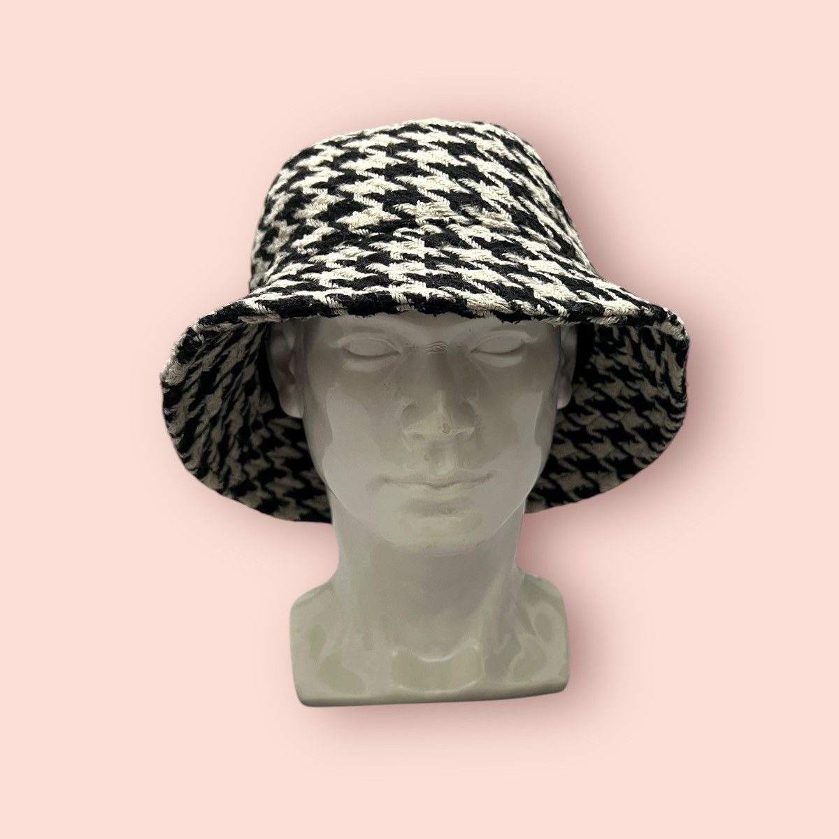 Edition Japan × H&M × L.O.G.G. VINTAGE H&M HOUNDSTOOTH BUCKET HAT Size ONE SIZE - 1 Thumbnail