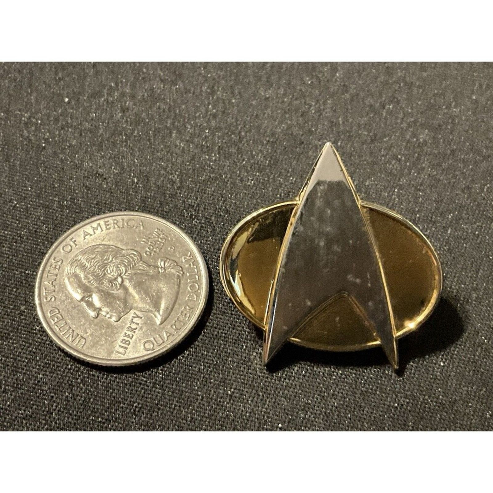 Other Star Trek TNG Communicator Badge Gold/Silver Tone 1992 Size ONE SIZE - 3 Thumbnail