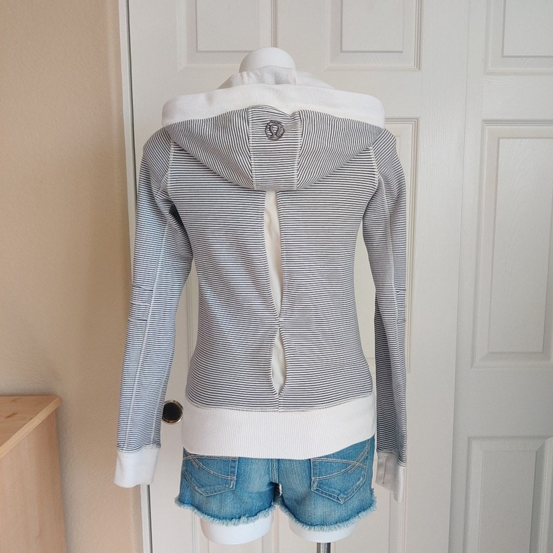 Lululemon Bliss Break Hoodie sz 4 Size S / US 4 / IT 40 - 6 Thumbnail