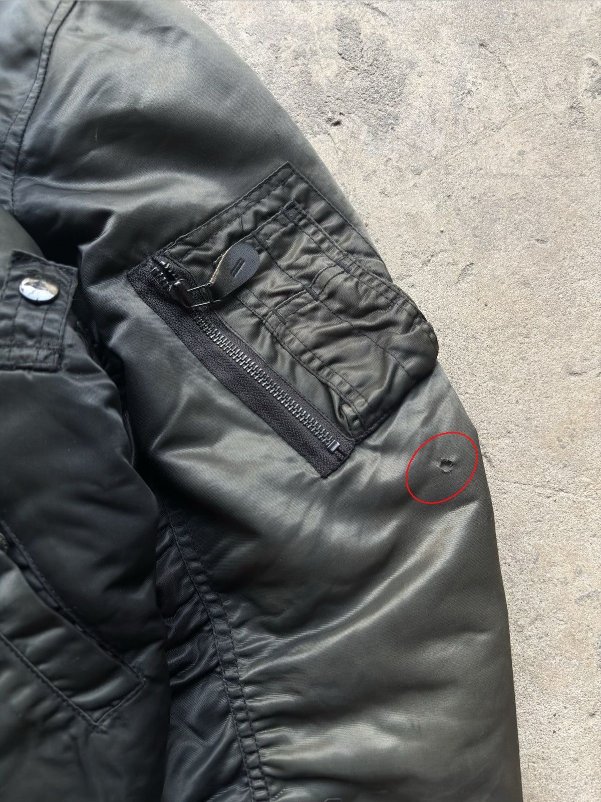 Alpha Industries Sun Faded!!Black Bomber Flight Jacket Size US L / EU 52-54 / 3 - 8 Thumbnail