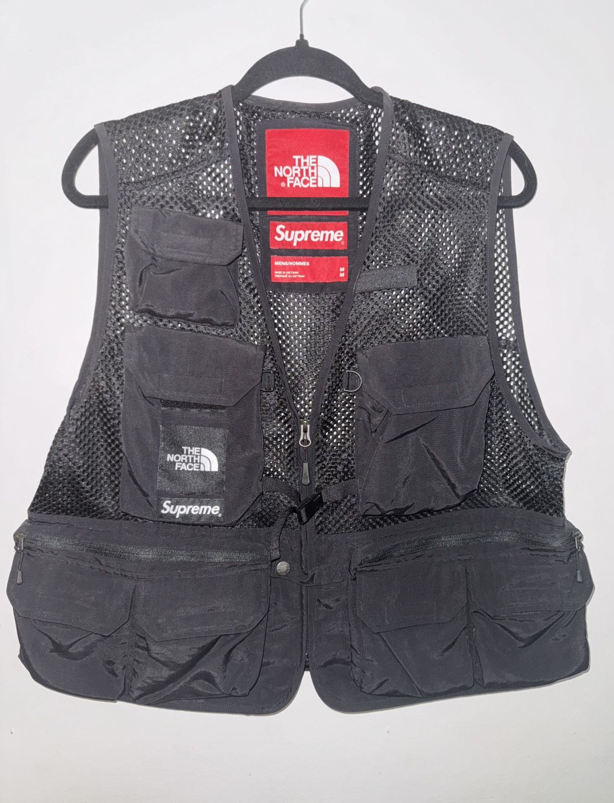 ジャケット・アウター supreme Patchwork Leather Cargo Vest Supreme Patchwork Leather Cargo Vest (SS23) - $398