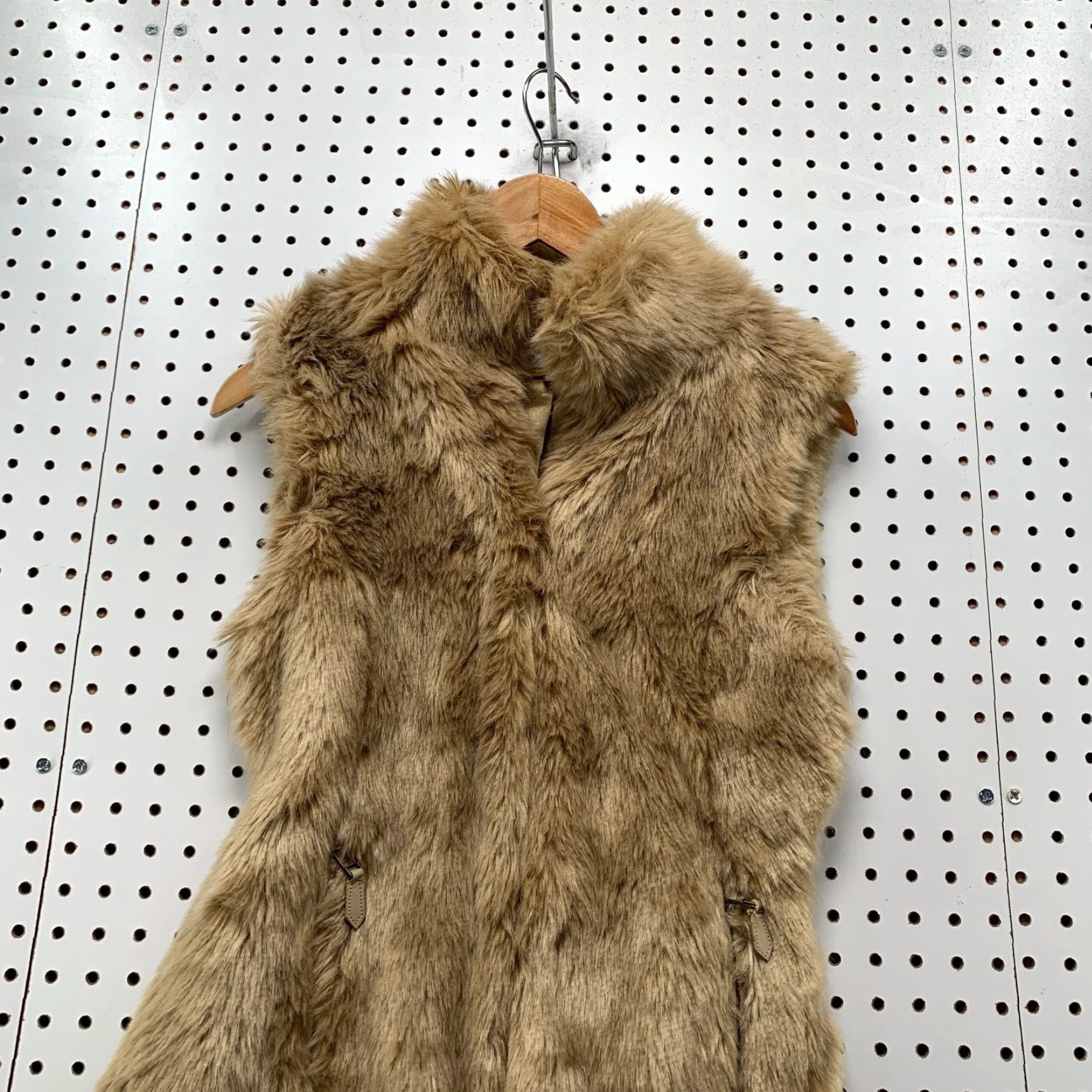 Vintage Silvian Heach Faux Fur Cozy Soft Vest Womens XS Sleeveless Tan Brown Vintage No (adjusted to fit rules) Size XS / US 0-2 / IT 36-38 - 2 Thumbnail