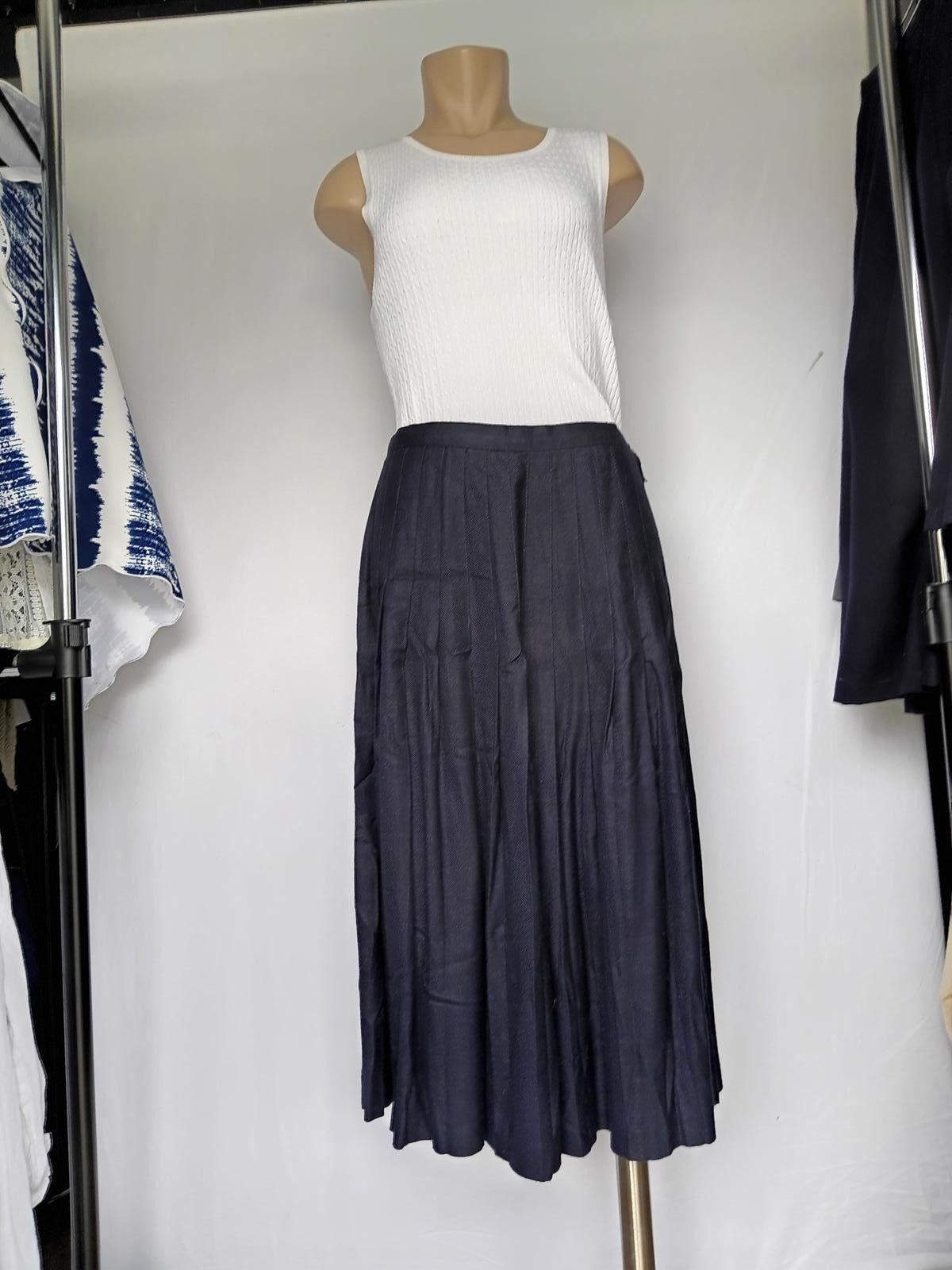Designer Elegant Navy Midi Skirt by Daniele Size 34" / US 12 / IT 48 - 1 Thumbnail