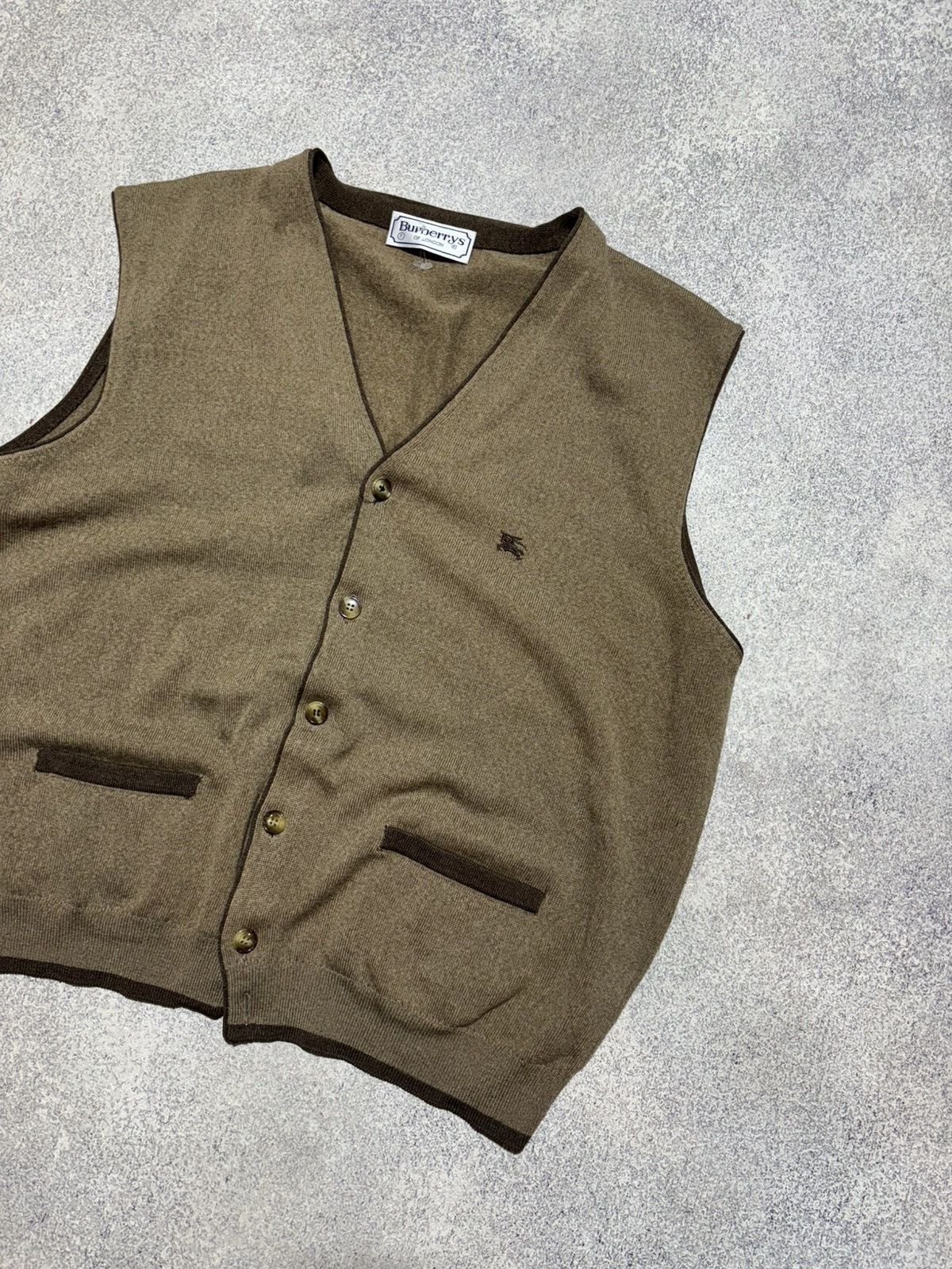 Burberry × Vintage Vintage Burberrys Wool Sweater Vest Mens L Brown Size US M / EU 48-50 / 2 - 2 Thumbnail