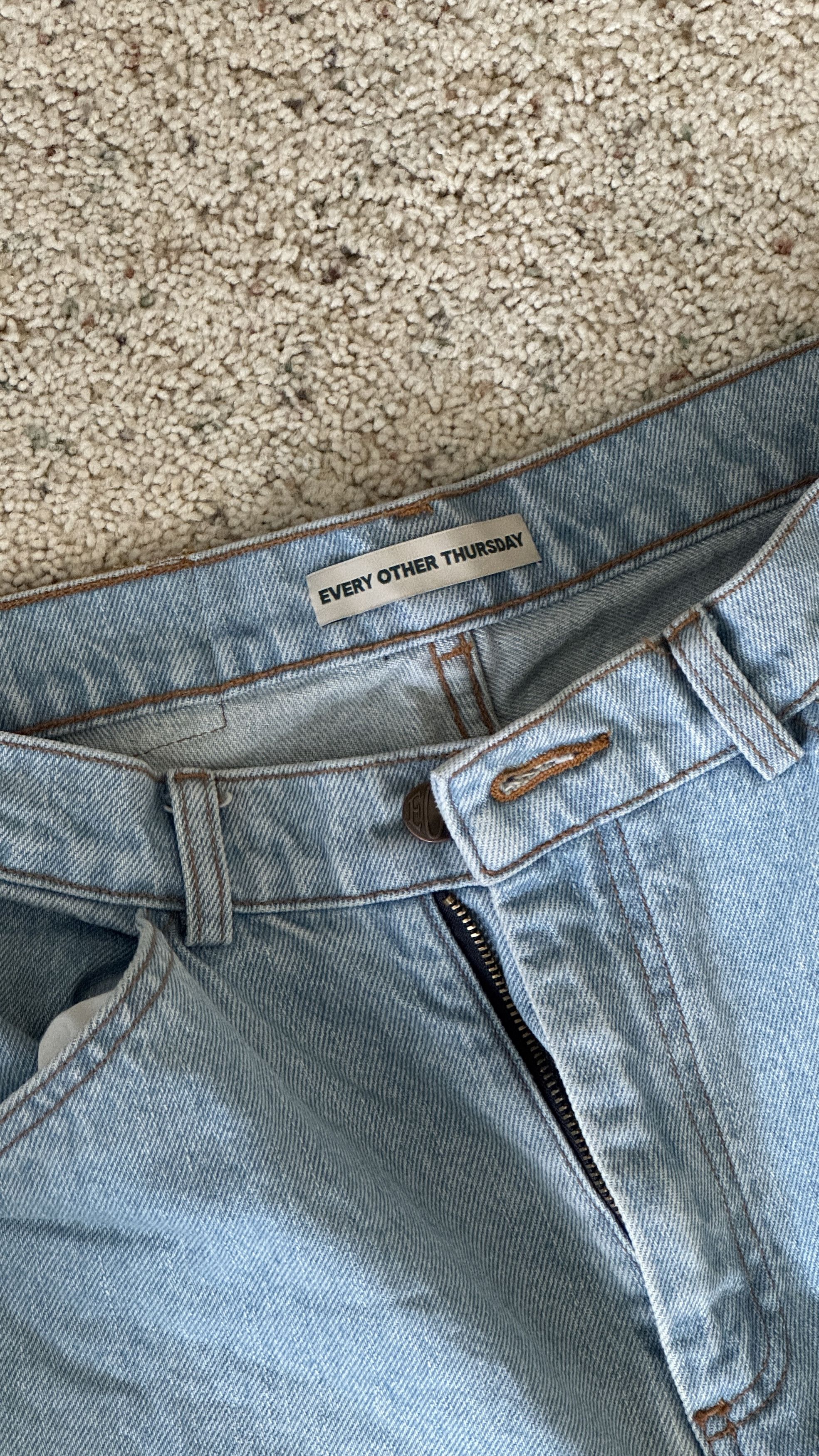 Every Other Thursday Four Pocket Denim in Light Wash Size US 32 / EU 48 - 3 Thumbnail