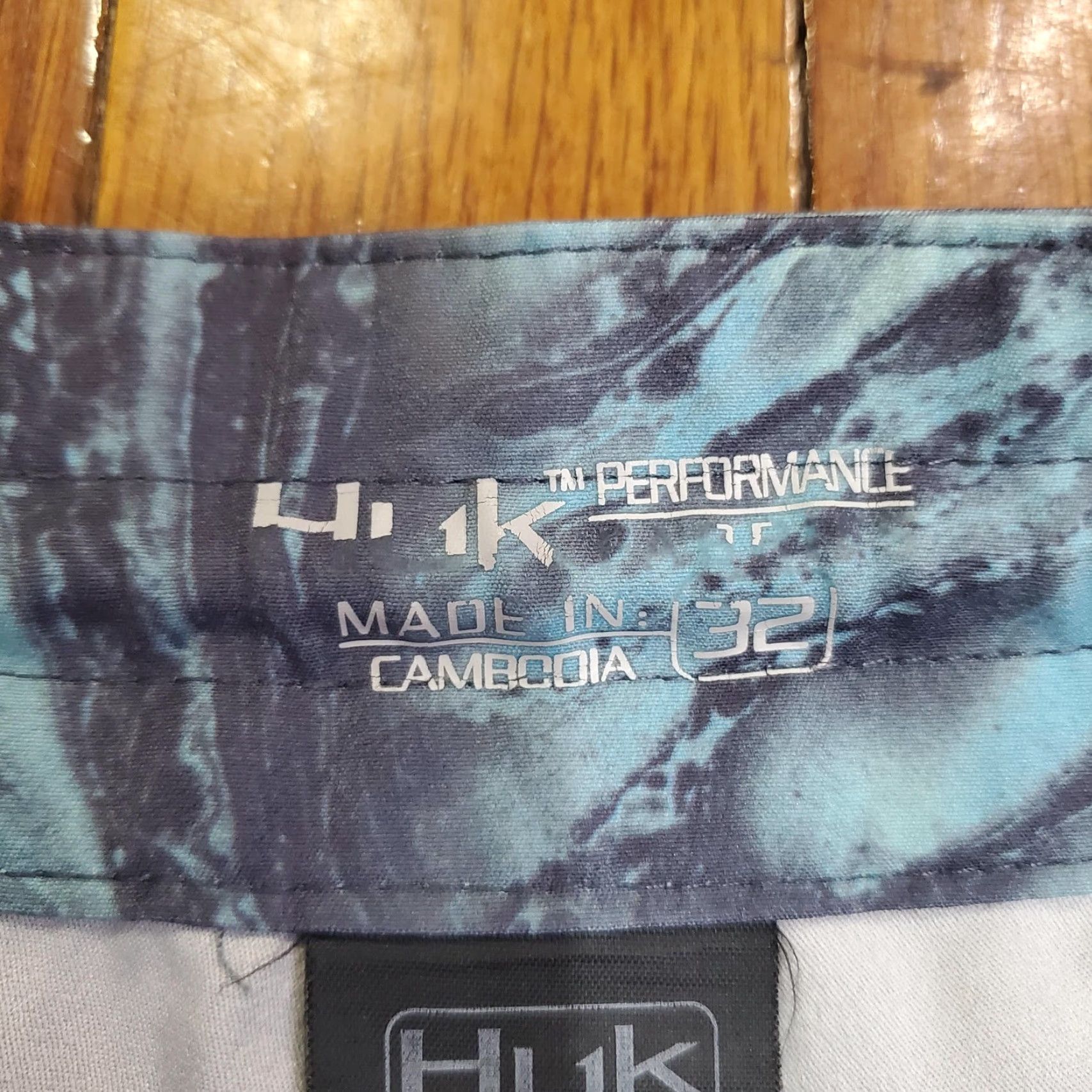 Vintage Huk Mens 32 Blue Performance Fishing Short 8 Inseam Stretch Chino Shorts with Pockets - Geometric Print, Flat Front, Regular Inseam Size US 32 / EU 48 - 5 Thumbnail