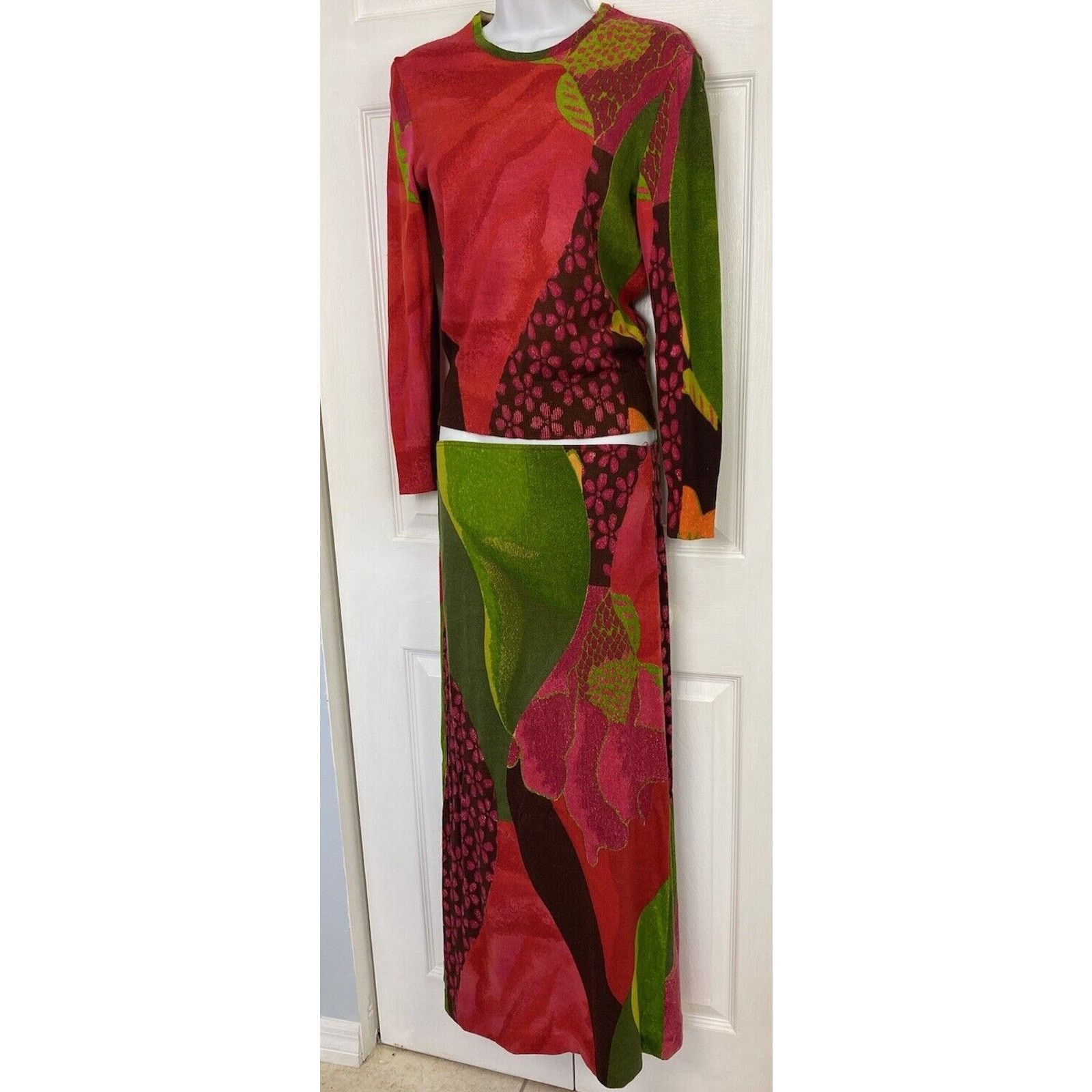 Kenzo VTG Kenzo Jungle Sweater Skirt Green Red Floral Tropical Size 30" / US 8 / IT 44 - 2 Thumbnail