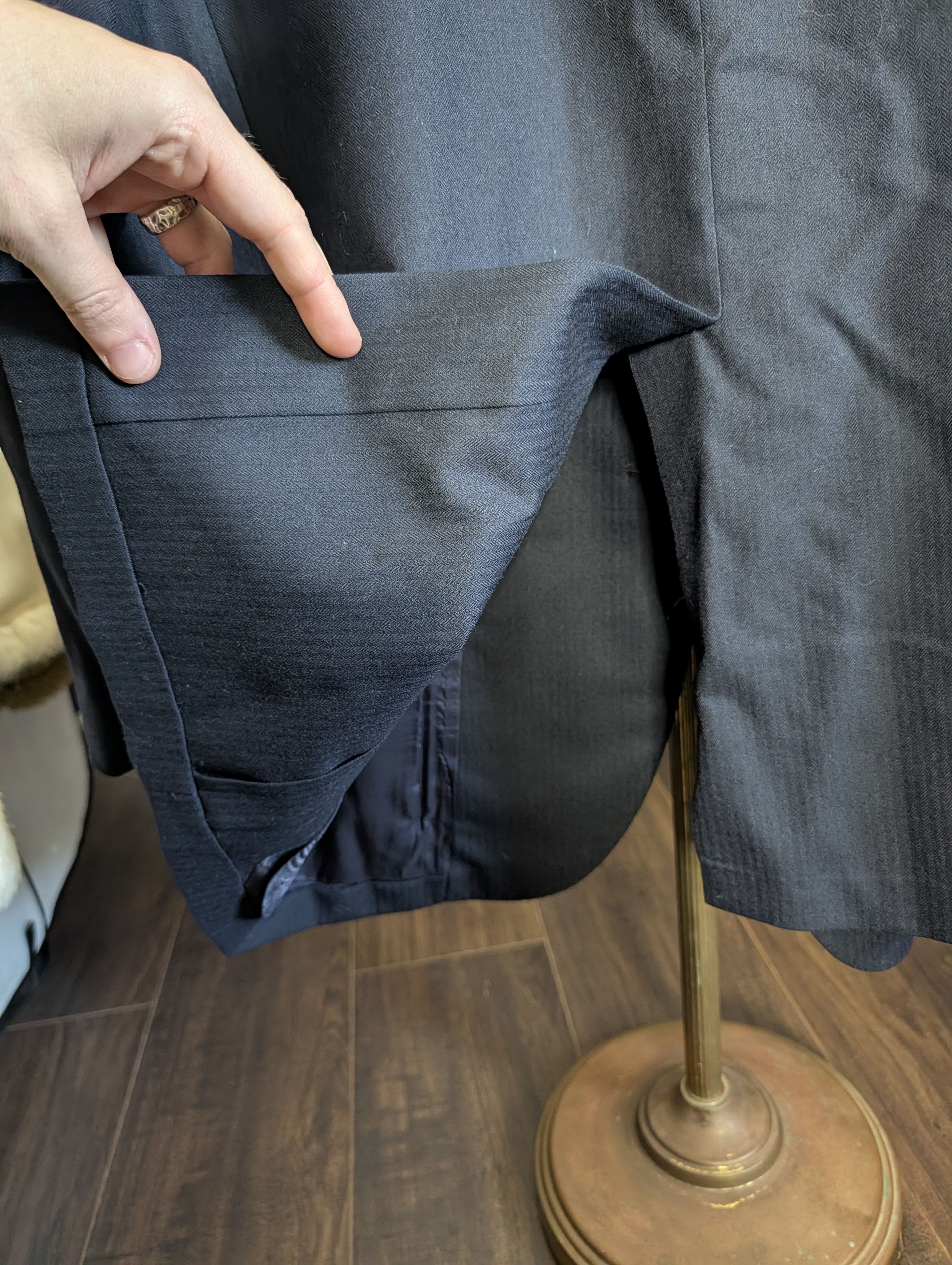 Oxxford Clothes 2pc bespoke navy herringbone MiUSA mens suit 44 Size 44R - 8 Thumbnail
