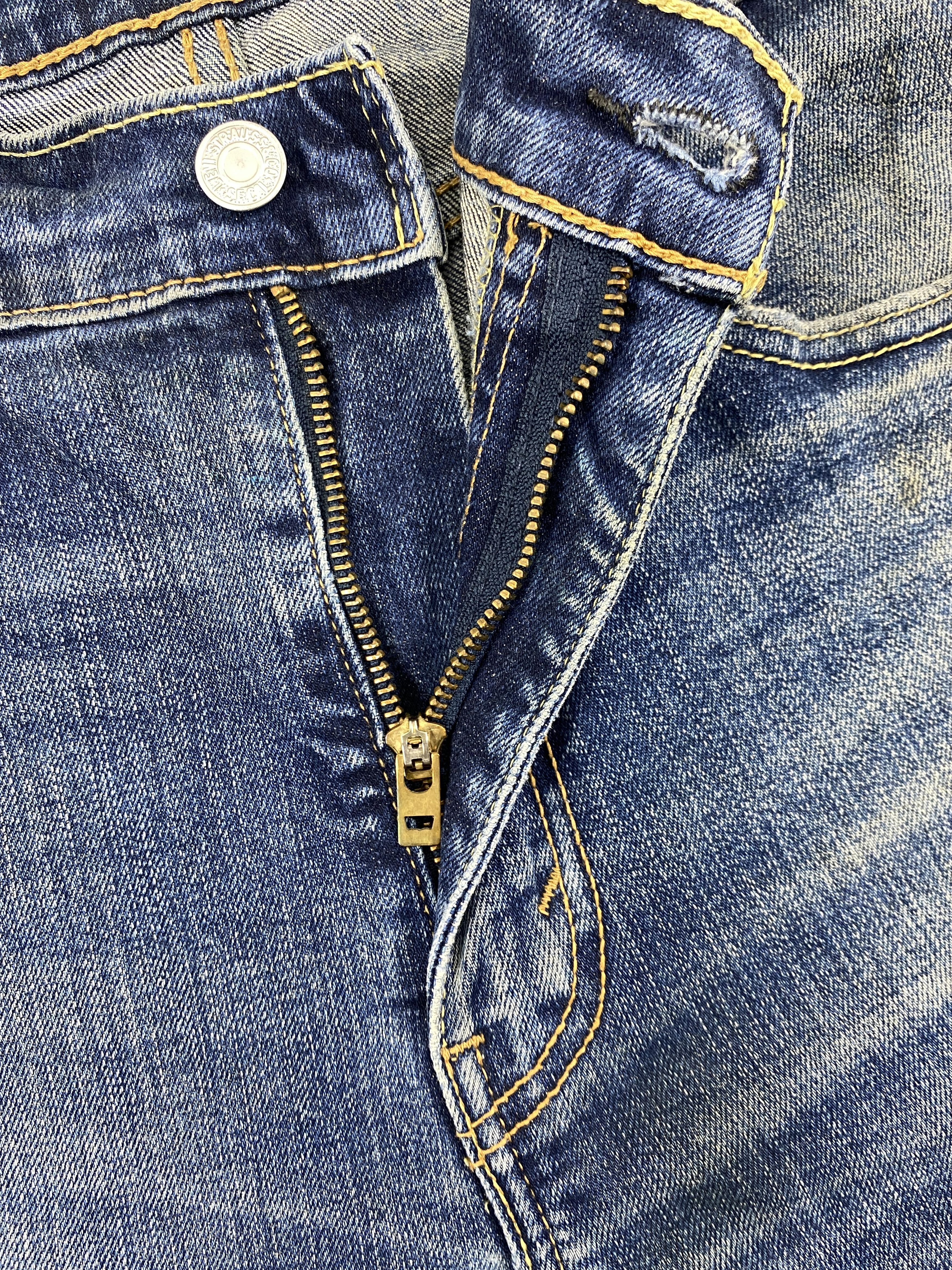 Levi's Distressed Blue Levi's 512 Jeans 35x29.5 Denim -JN2003 Size US 35 - 5 Thumbnail