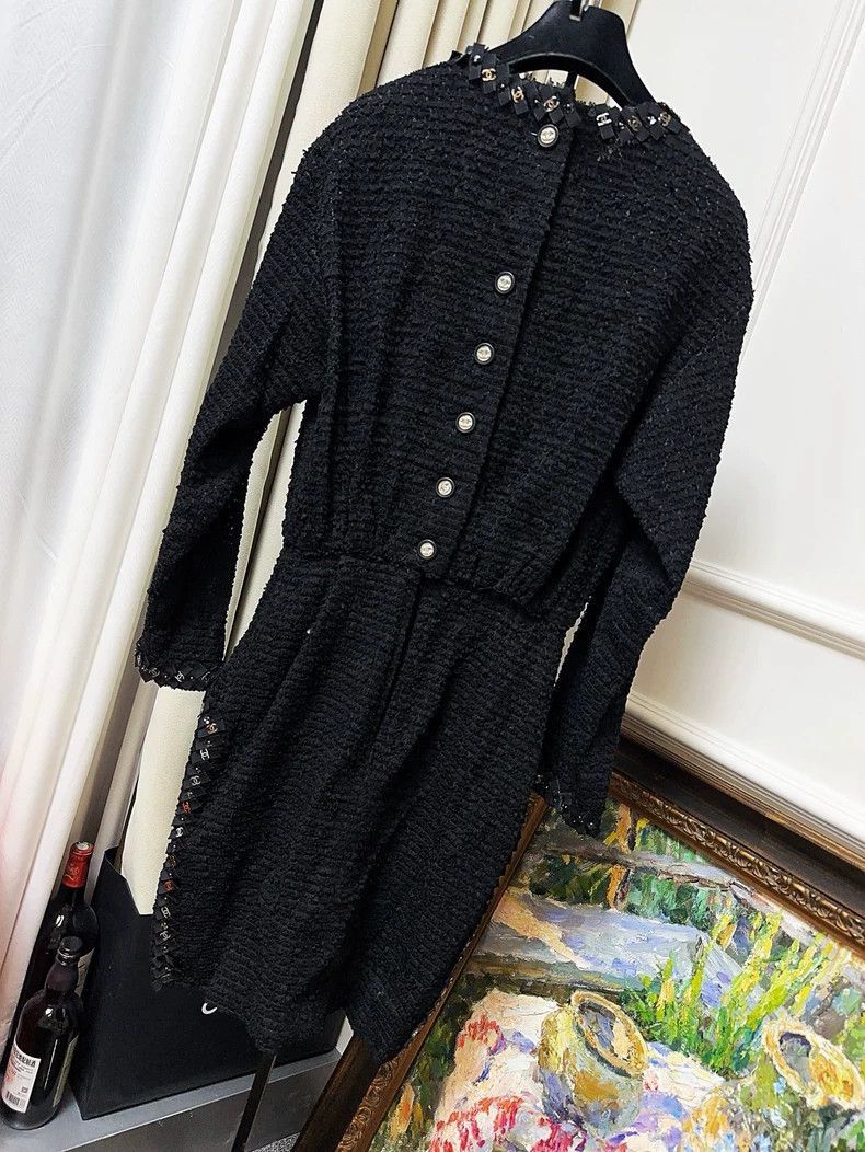 Chanel Chanel 21s Black Round Neck Logo Dress Size M / US 6-8 / IT 42-44 - 2 Thumbnail