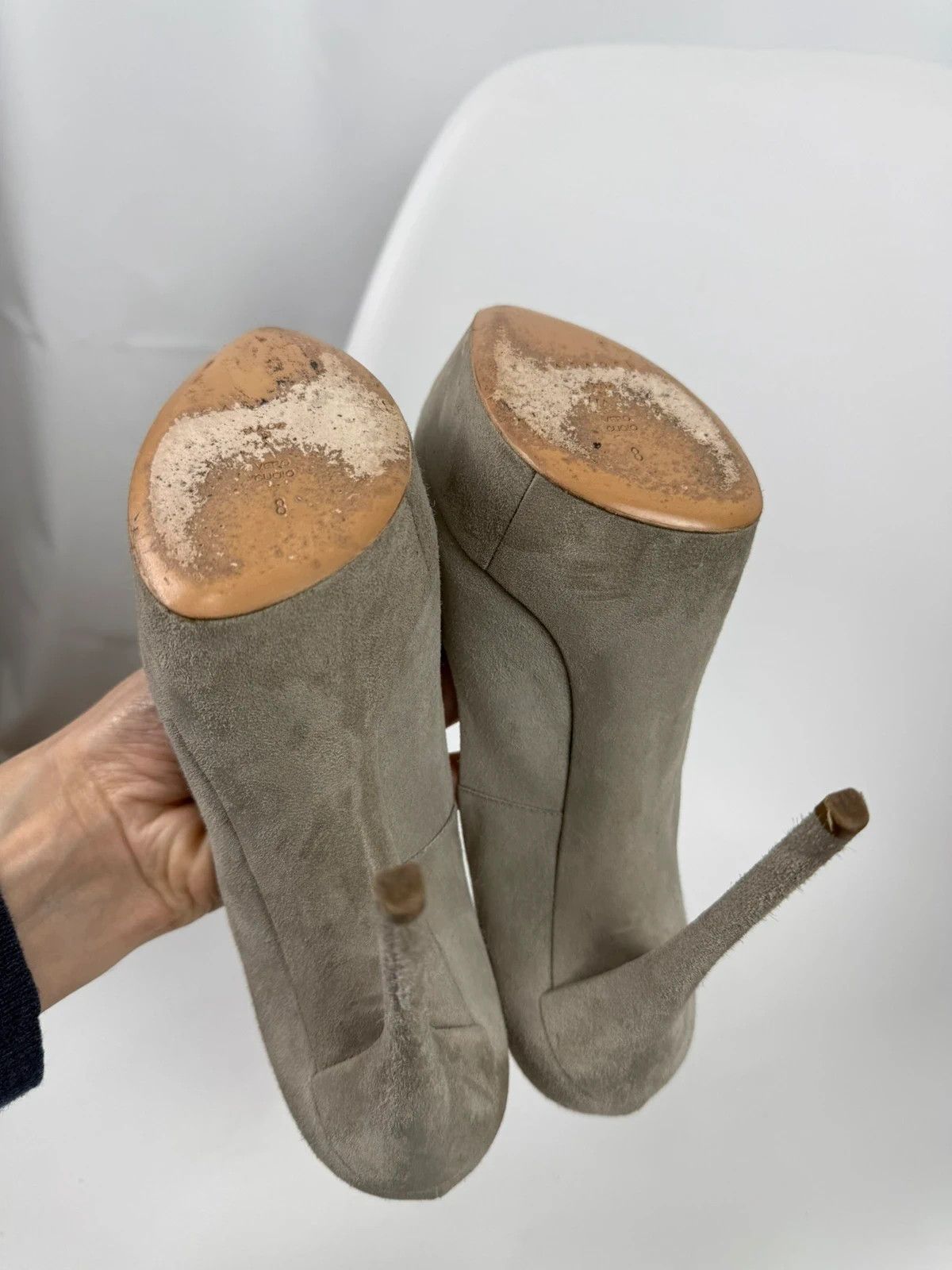 Casadei Casadei Suede Heels size 38 Size US 8 / IT 38 - 7 Thumbnail