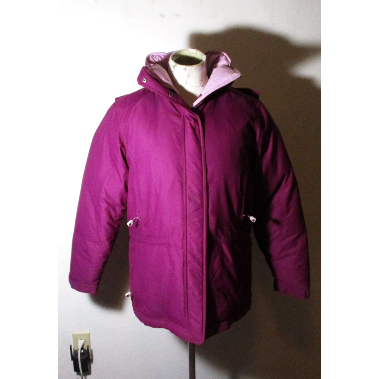 image of Vintage Women's L.l. Bean Magenta Full Zip "goose Down" Insulated Hooded Jacket Size S in White