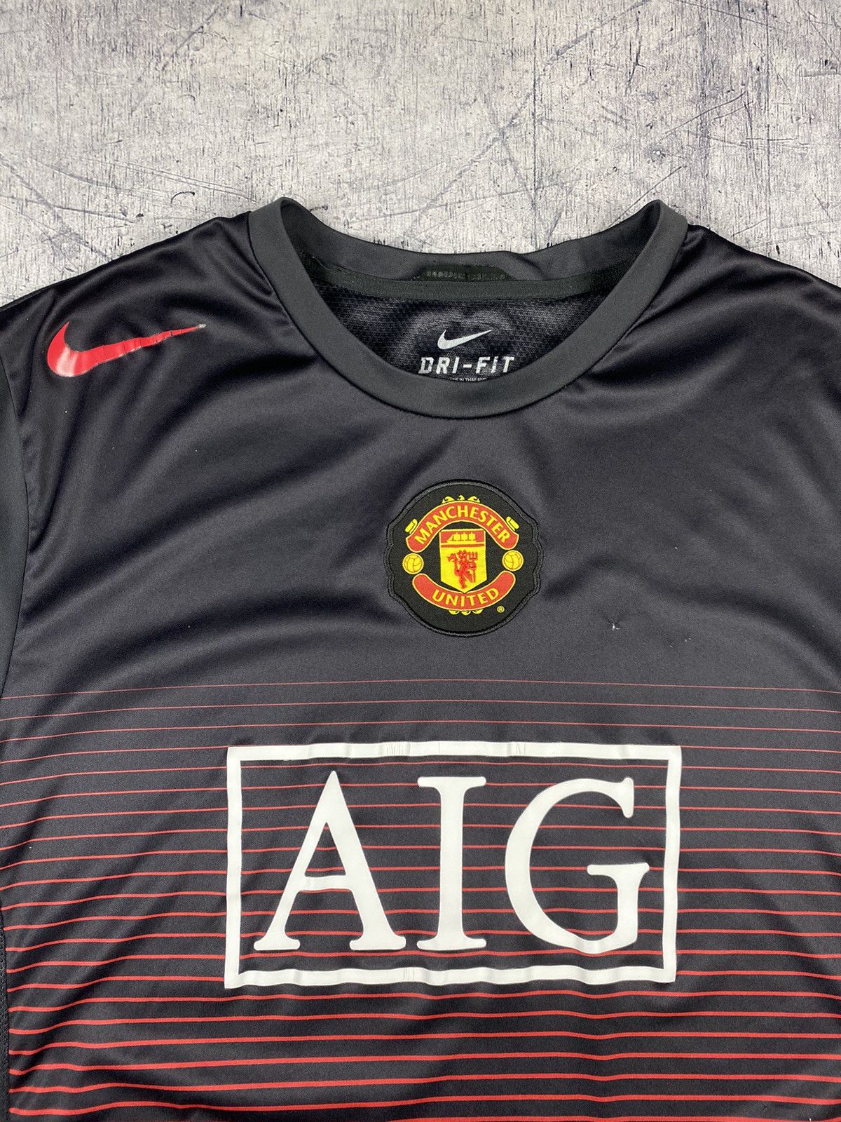 Nike Vintage Nike Manchester United Center Logo Soccer Jersey Tee Size US XL / EU 56 / 4 - 5 Thumbnail