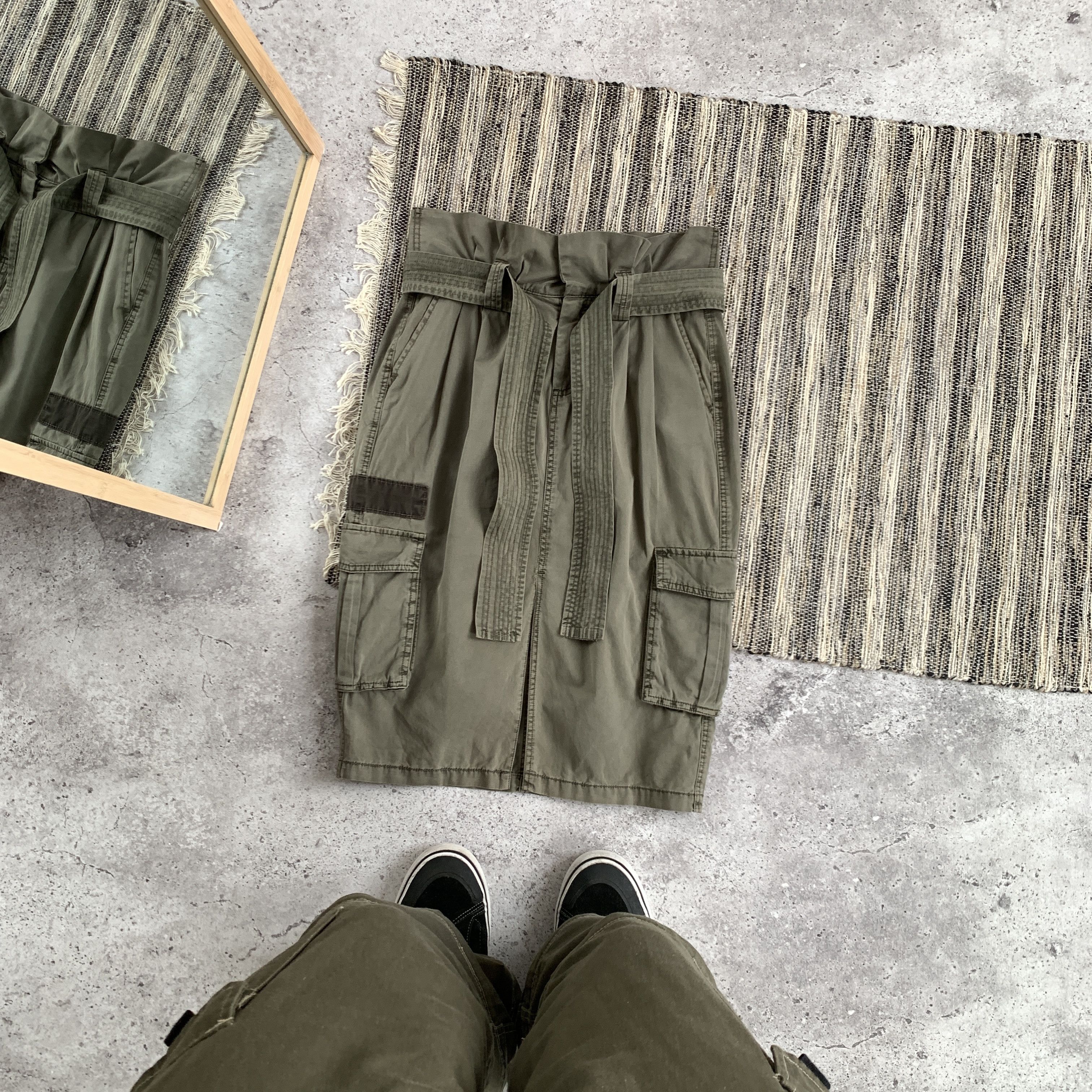 Japanese Brand Vintage Y2K Faded Women's Khaki Bondage Low RIse Midi Skirt Size 26" / US 2 / IT 38 - 1 Thumbnail