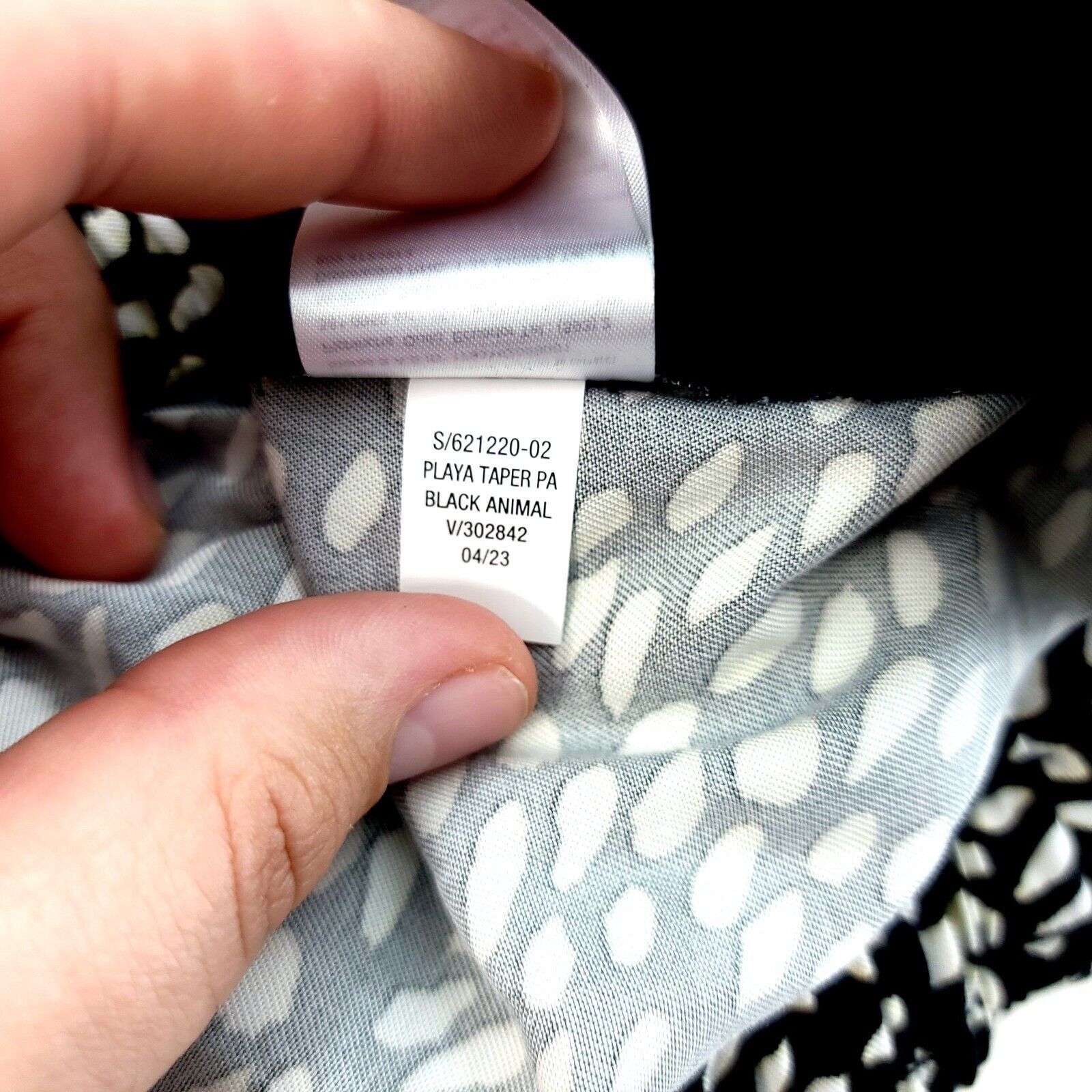 Old Navy Old Navy Black White Animal Print Playa Taper High Rise Pant Size 36" / US 14 / IT 50 - 7 Thumbnail