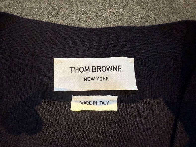 Thom Browne Thom BrowneClassic wool cardigan jacket 2503-Nextarrow Size US XL / EU 56 / 4 - 2 Thumbnail