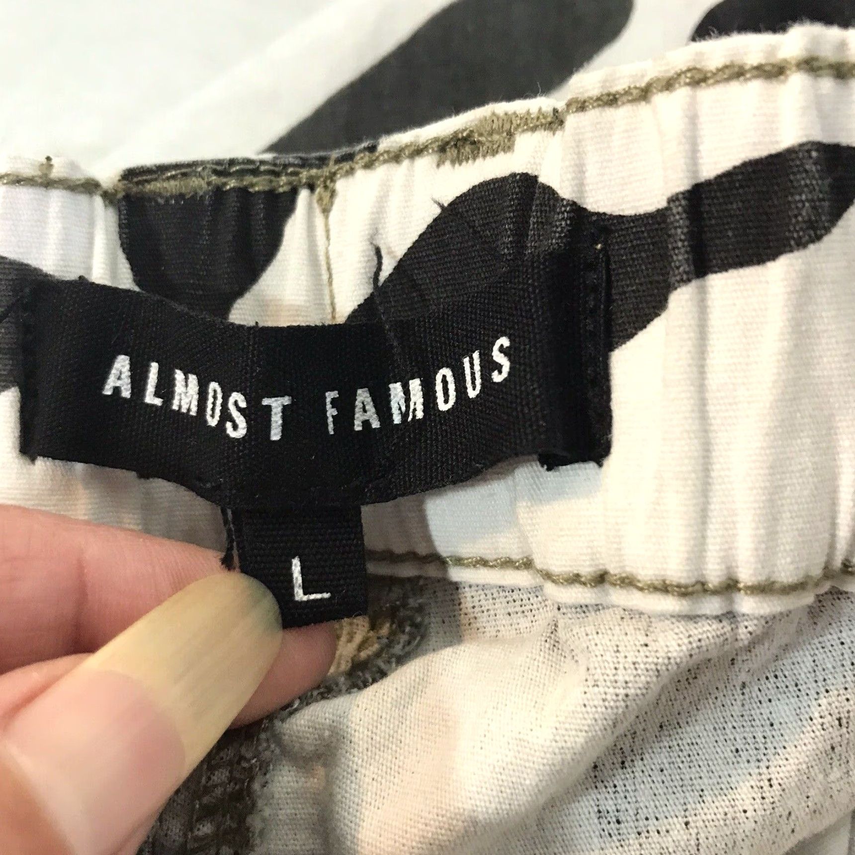 Almost Famous VINTAGE Almost Famous Camouflage Belted Twill Joggers Womens Size L Casual Tapered Fit Size 36" / US 14 / IT 50 - 3 Thumbnail