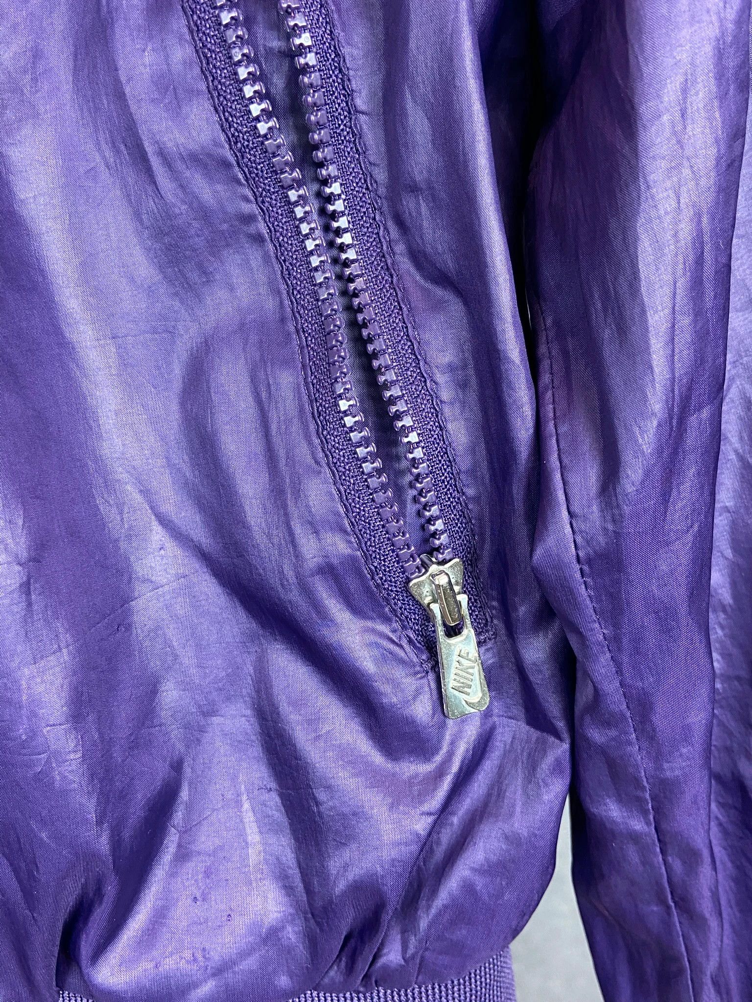 Nike Nike windbreaker jacket vintage 90s women’s white purple Size M / US 6-8 / IT 42-44 - 4 Thumbnail