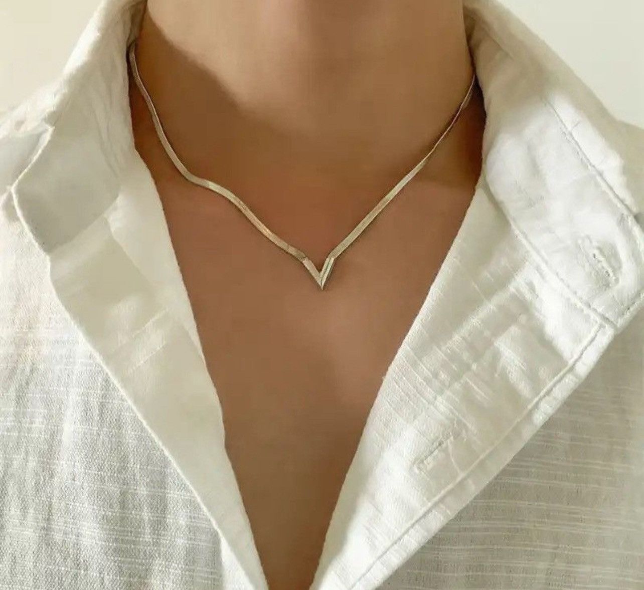 Jewelry V-shaped Flat Snake Chain Necklace Size ONE SIZE - 1 Thumbnail